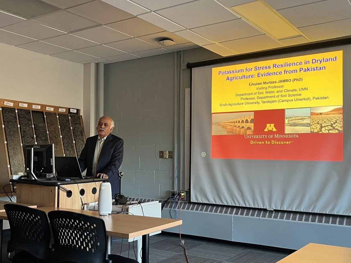 Visiting Prof. Ghulam Murtaza Jamro gives a dept. seminar.
