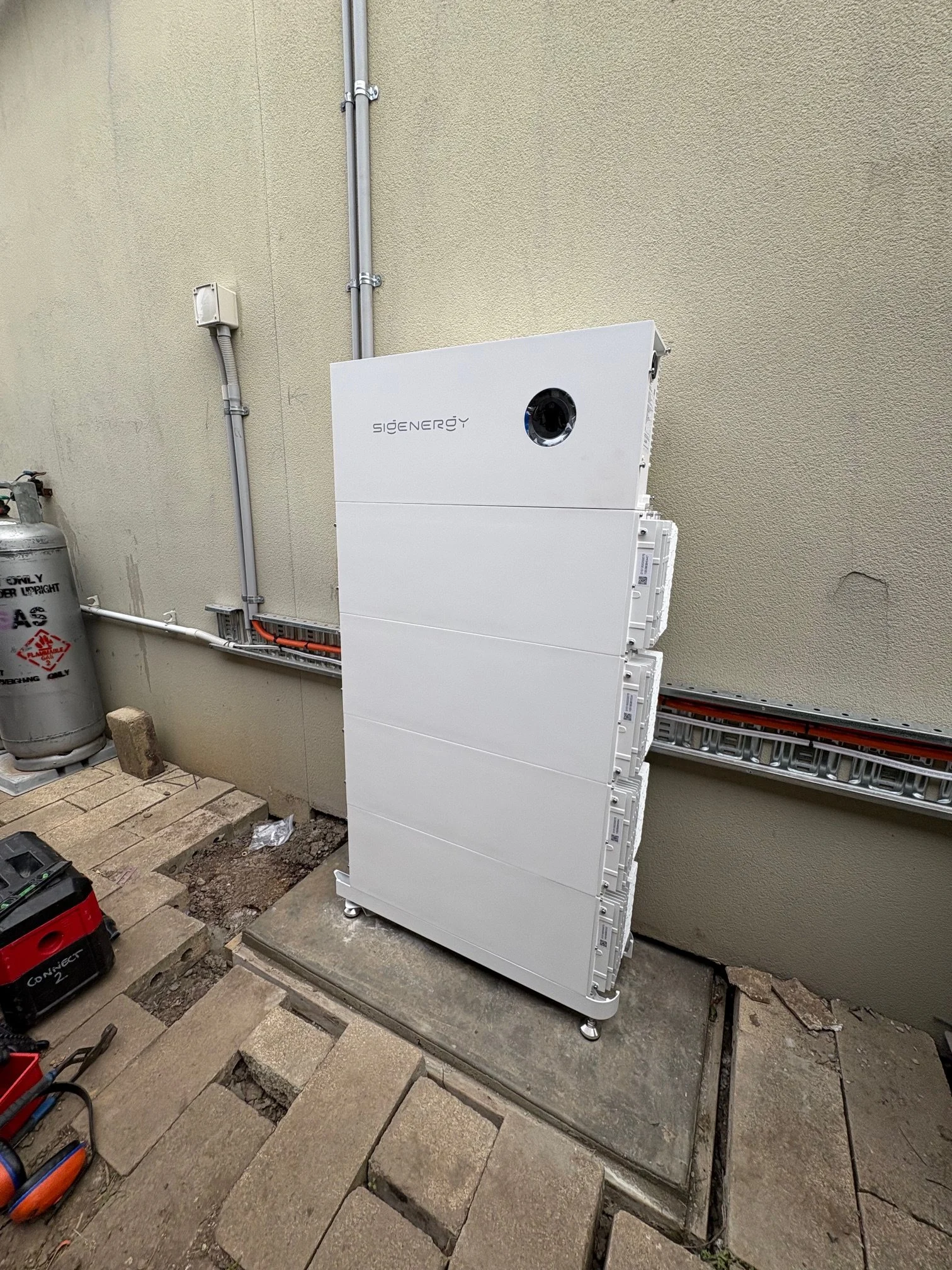 How Do Solar Batteries Work, and Is It Actually Time to Get One?
