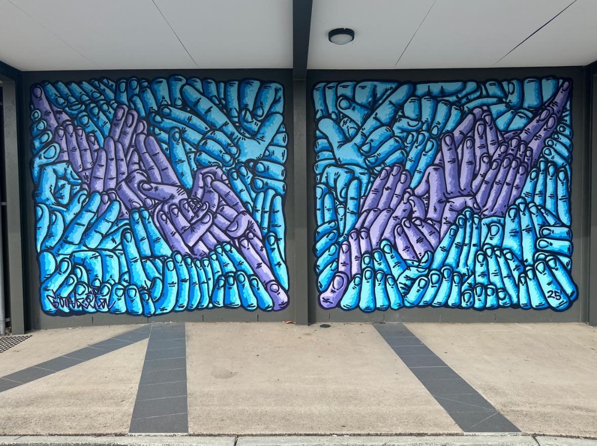 Mural at Miller Community Centre. Go check it out when you can!

.
.
.
.
.
#gonketa #mural #publicart #auslan #deafartist #illustration #spraypaint #streetart #australianartist #millercommunitycentre @citywhittlesea