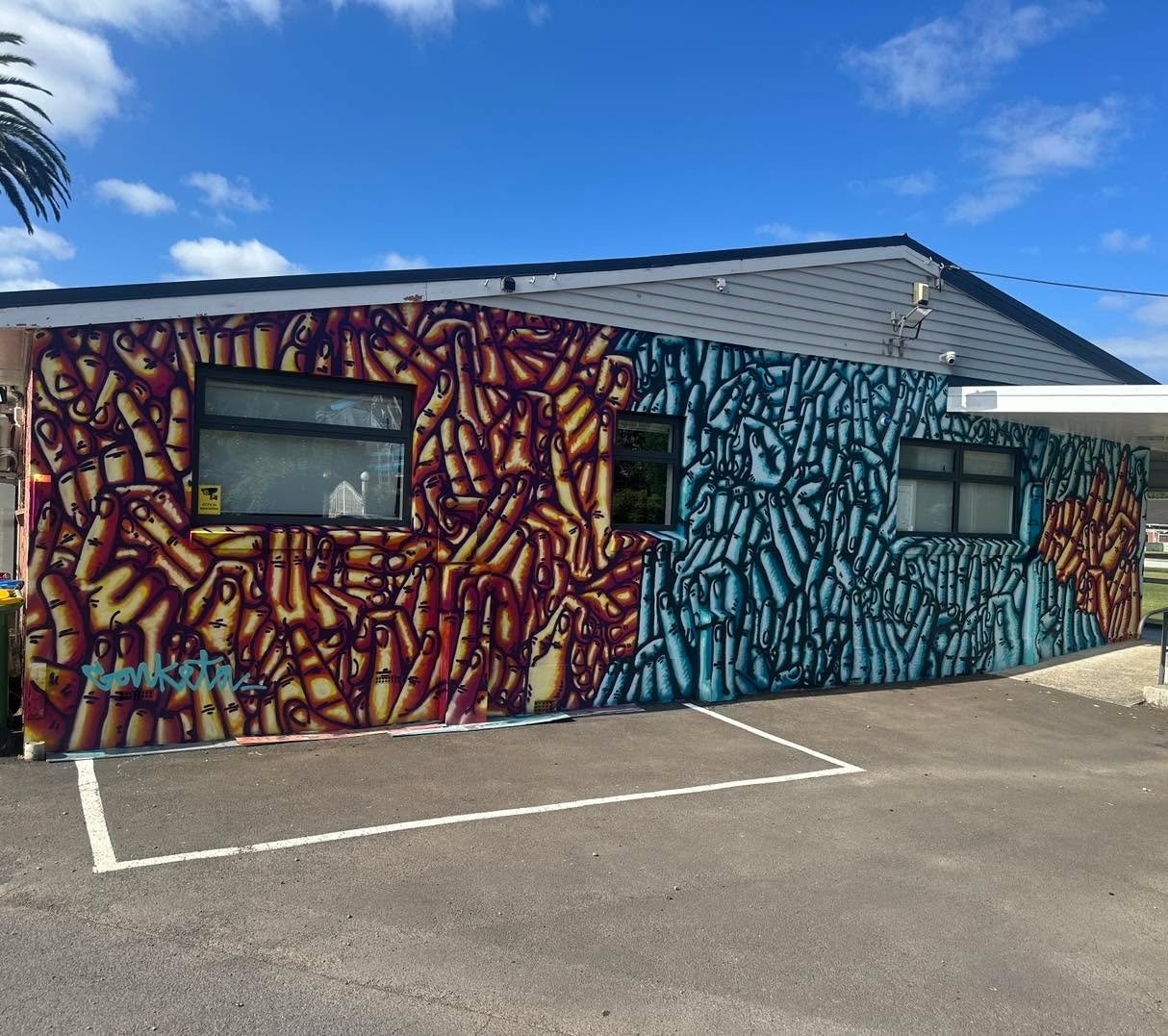 AUCKLAND DEAF CLUB 

This wall is now graced by three significant handshapes. Auckland, Deaf and club!

It was a privilege to be in Tāmaki Makaurau and to meet many Deaf and Turi Māori of the Deaf club! I wanted to explore more, but honestly, paintin
