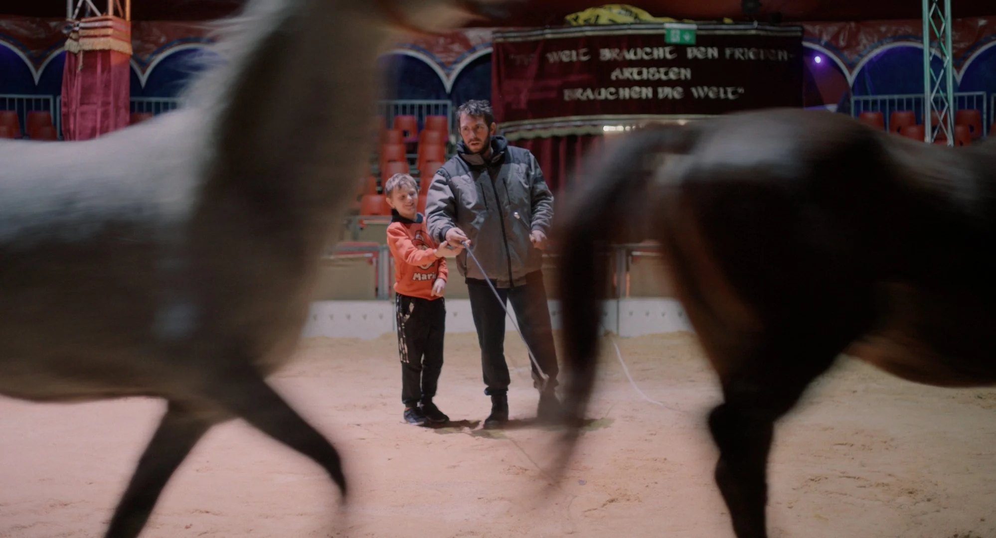 ZIRKUSKIND_08_(c)Flare Film+Julia Lemke_2025.jpg