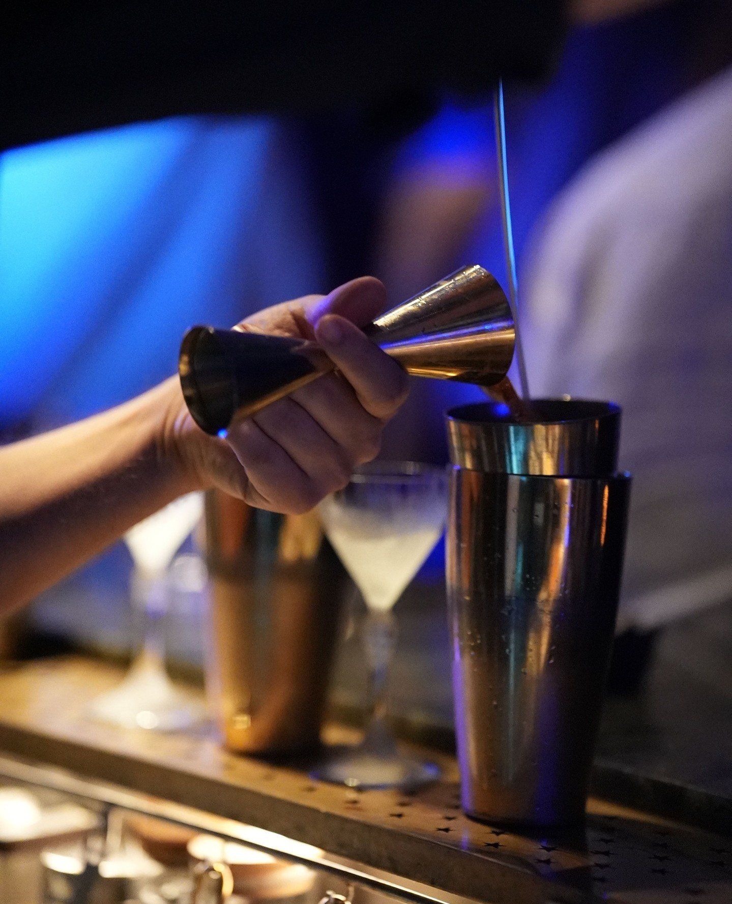 Each one of our cocktails are prepared to perfection. ⁠
⁠
#galaxybardxb #galaxybar #difc #signaturecocktails #cocktailhour
