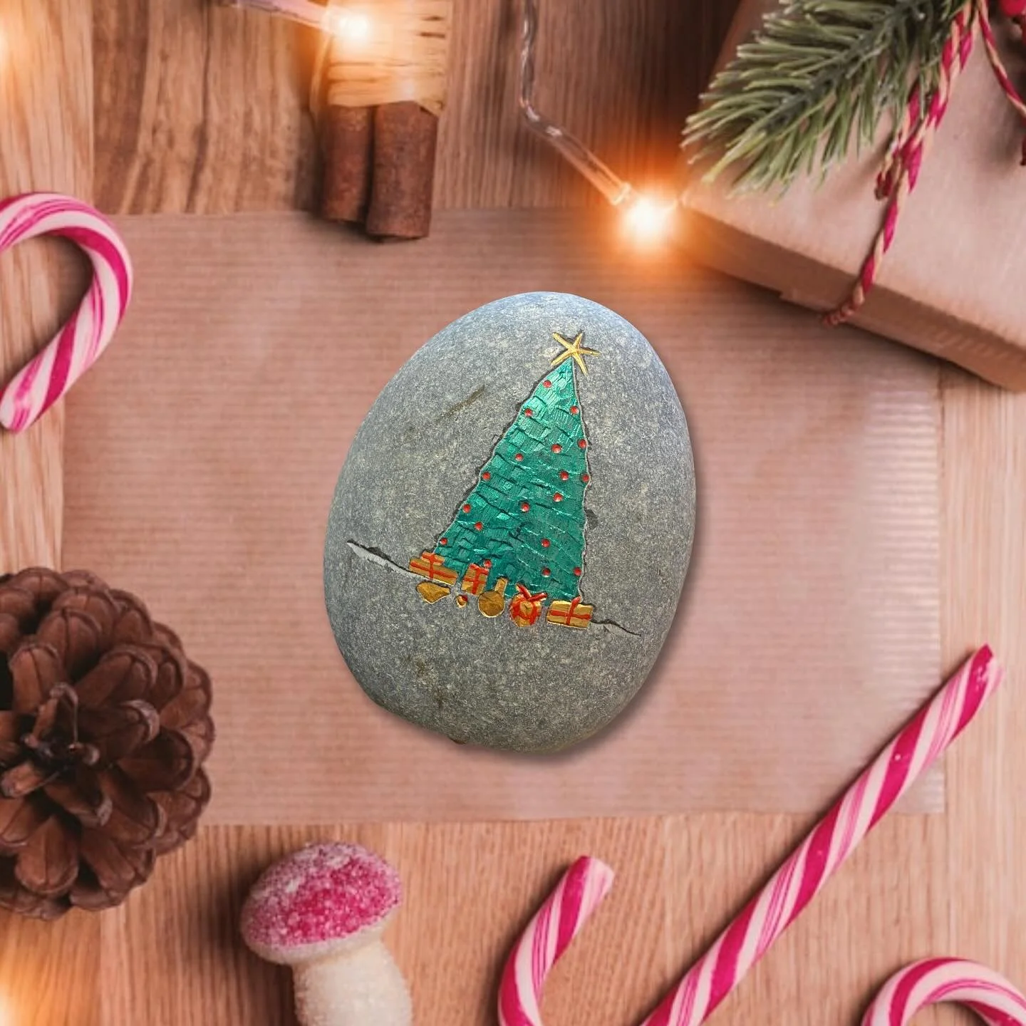 Only 12 days until Christmas..! π you can order right up until the 19th either via us directly or via our website gildedcoast.com 
We have a variety of our new miniature collection as well as larger pieces. Make sure you don’t miss out! 
P.s