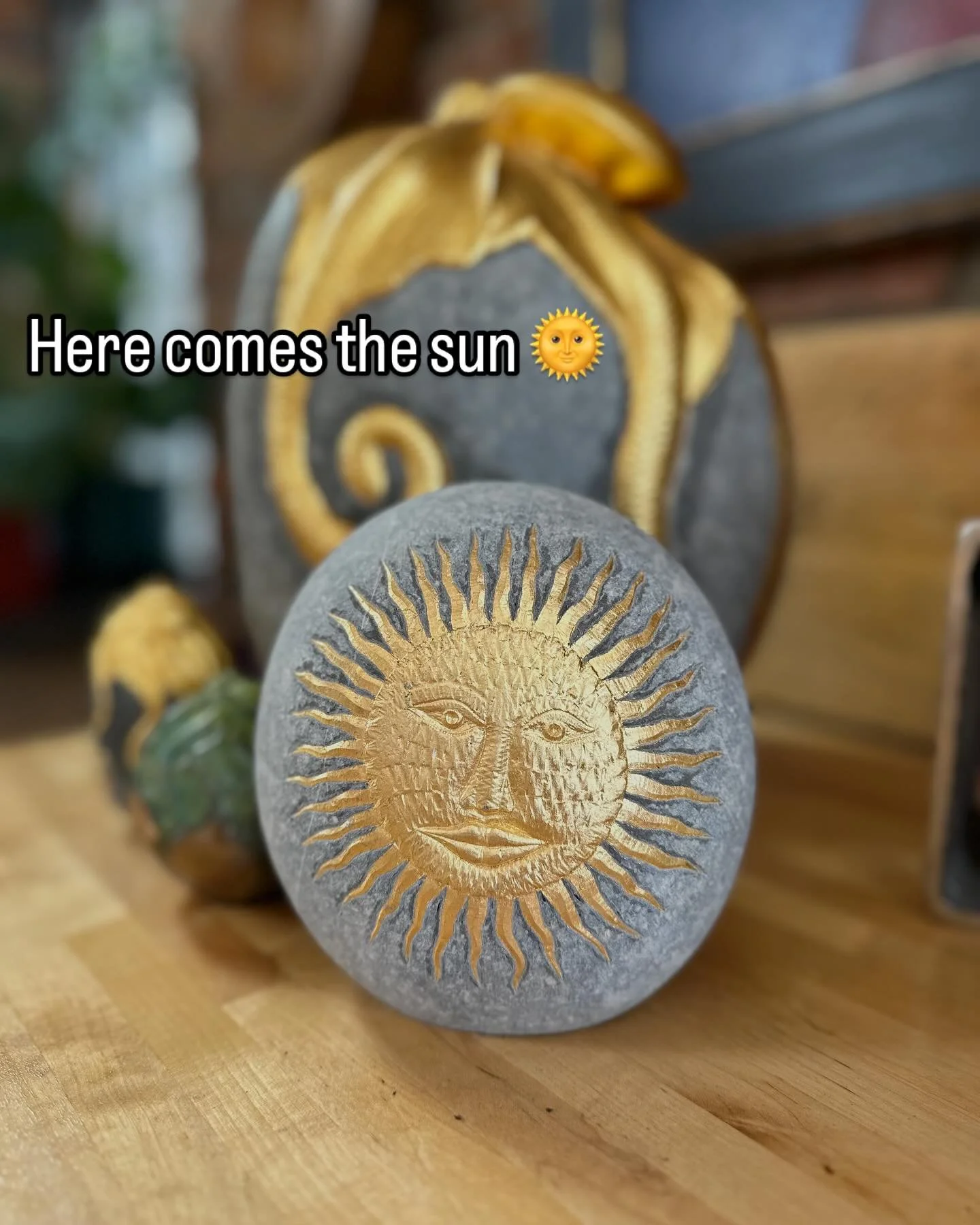 Beautiful carved and gilded sun sold for a 50th Birthday π An incredibly detailed piece π @kempsyart 
We have been a bit quiet on Insta recently but lots going on behind the scenes! Will be sharing more news soon π
This beautiful carving can sit
