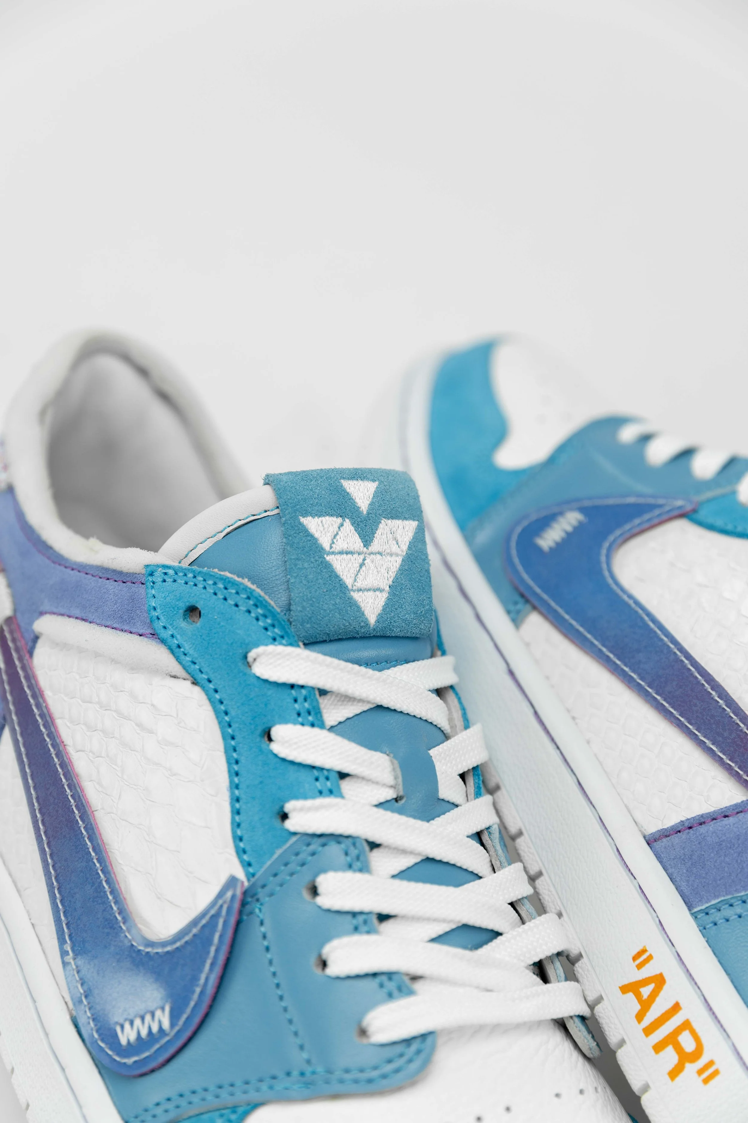 VIJZ Bespokes Custom Air Jordan 1 VNOM-11.jpg