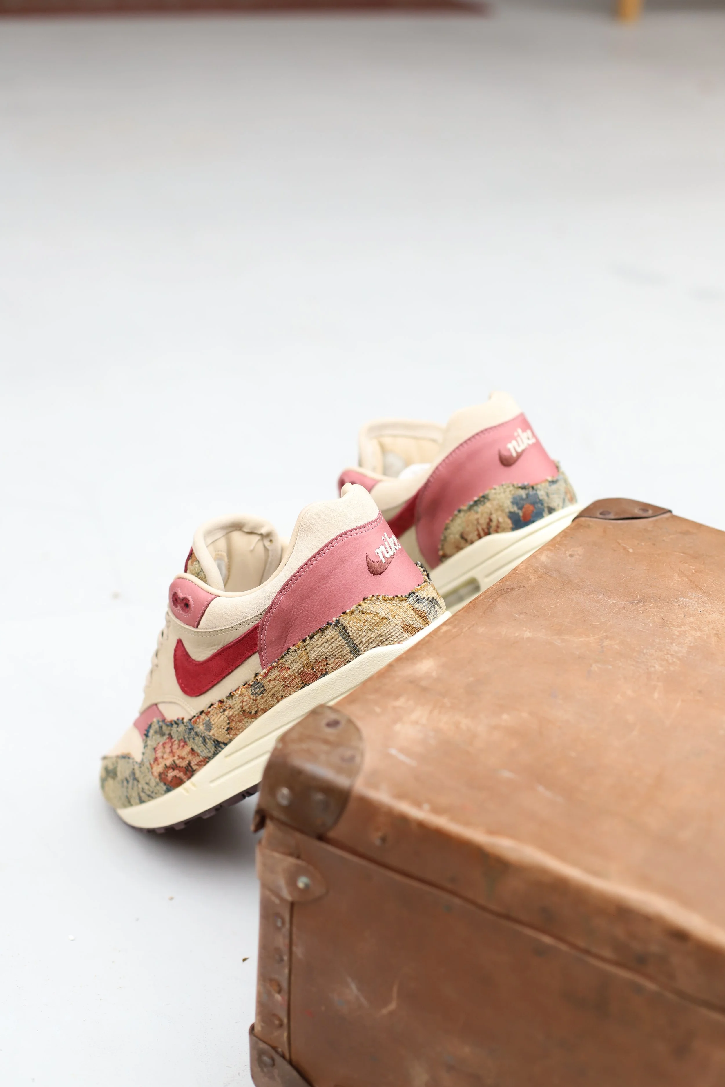 Vijz Bespokes Air Max 1 Oldfangled.JPG