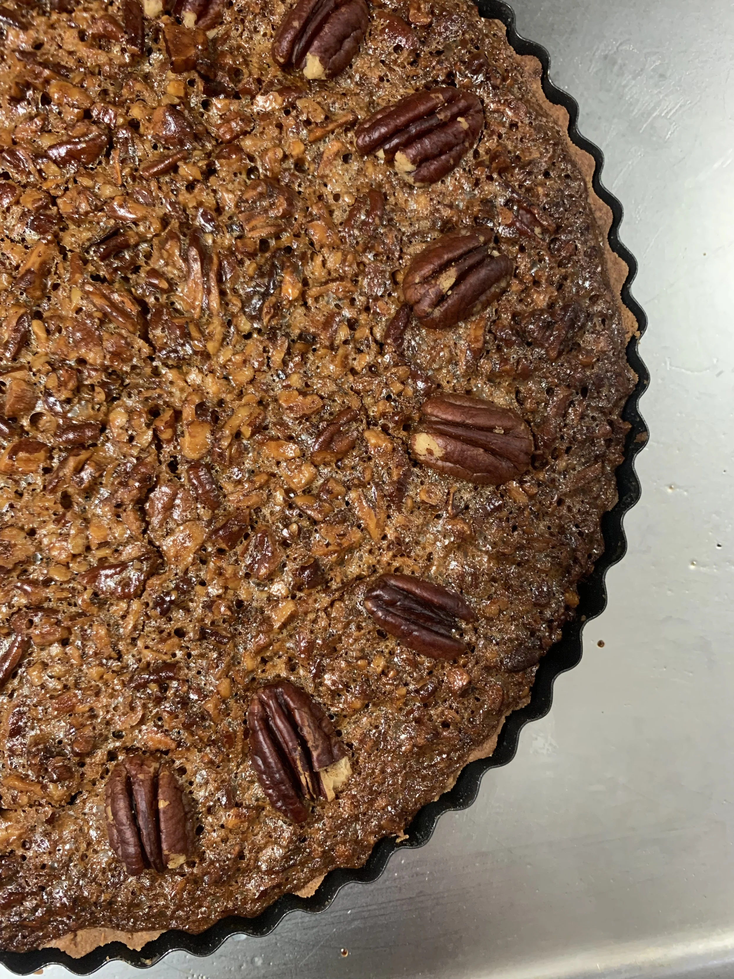 Large caramel pecan tart
