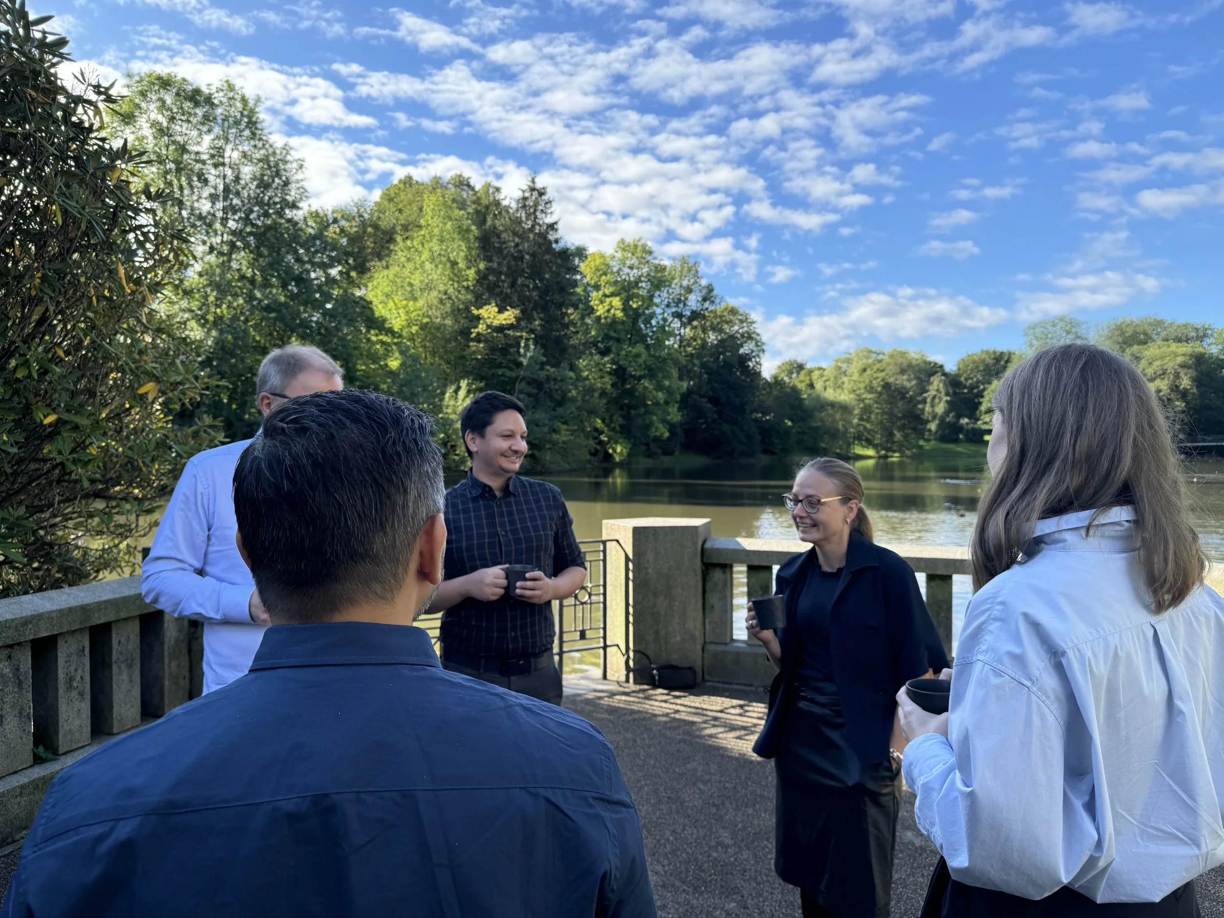 Boox i sirkel bakfra.JPG