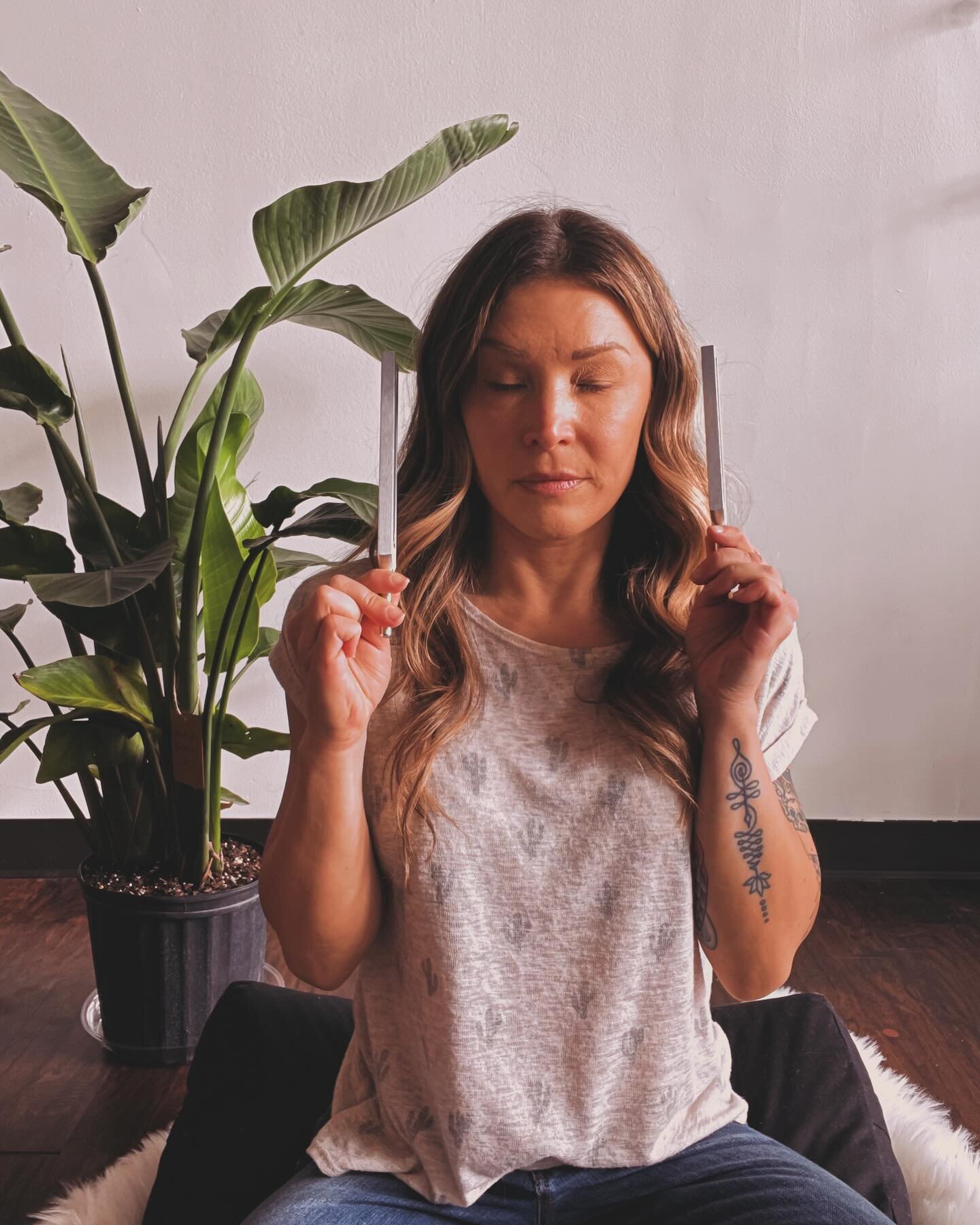 Drop a 🤍 if you&rsquo;re feeling the effects of Mercury Retrograde and Eclipse Season. 

How are you finding balance during these energetically intense times?

For a nervous system and whole-body balance and reset, I turn to the Perfect Fifth interv