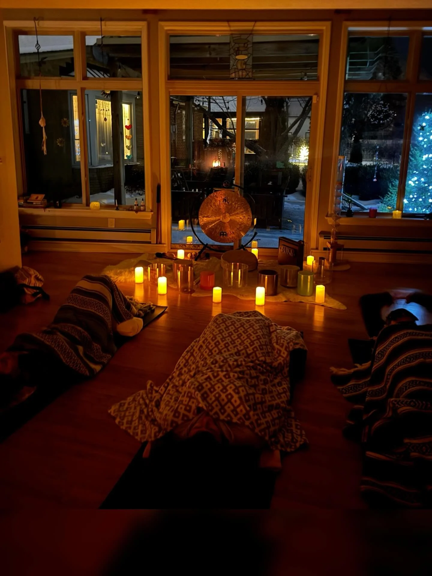All wrapped up in sound and candlelight🕯️🎁

As we move into the holiday season, requests are coming in for private group and corporate wellness sound baths.

The number one question I get: Do I come to homes?

Yes! I offer private group sound baths