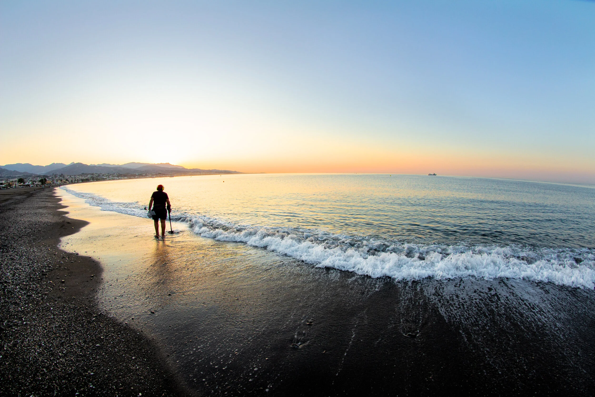 AMANECER PLAYA TORRE DEL MAR 3.jpg