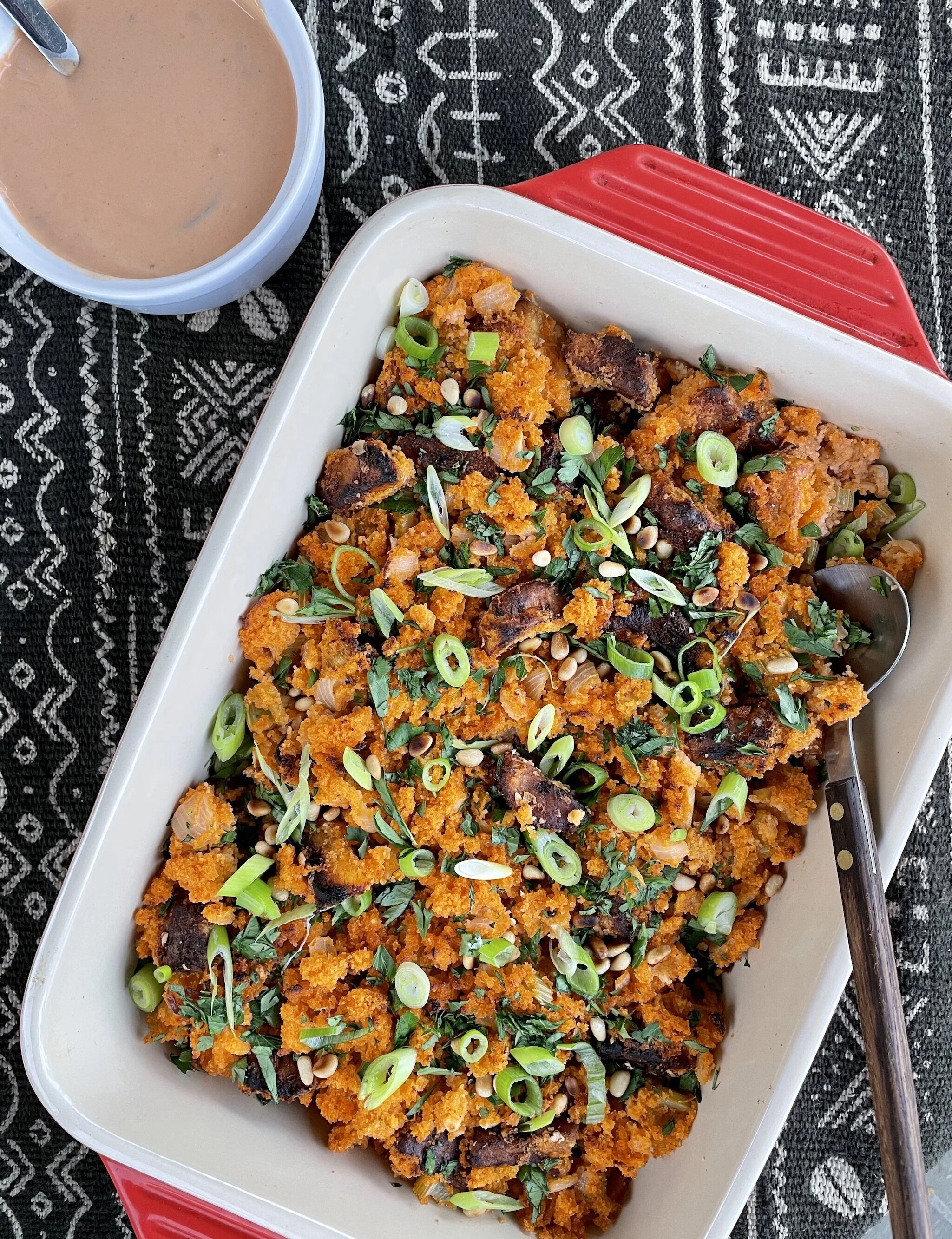 Jollof+PlantainStuffing_MaxBaroni_Overhead5.jpeg