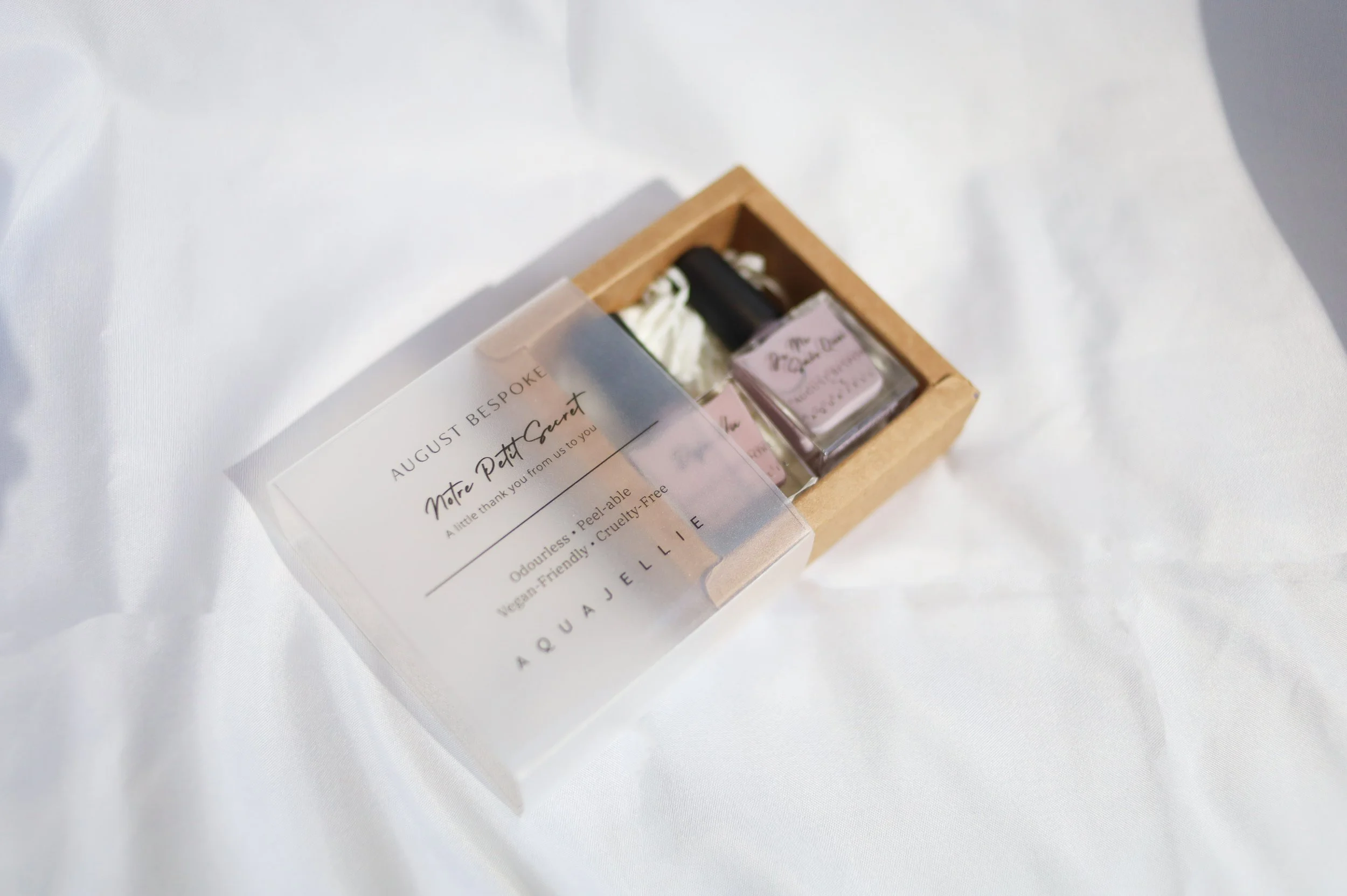august_giftbox_-4.jpg