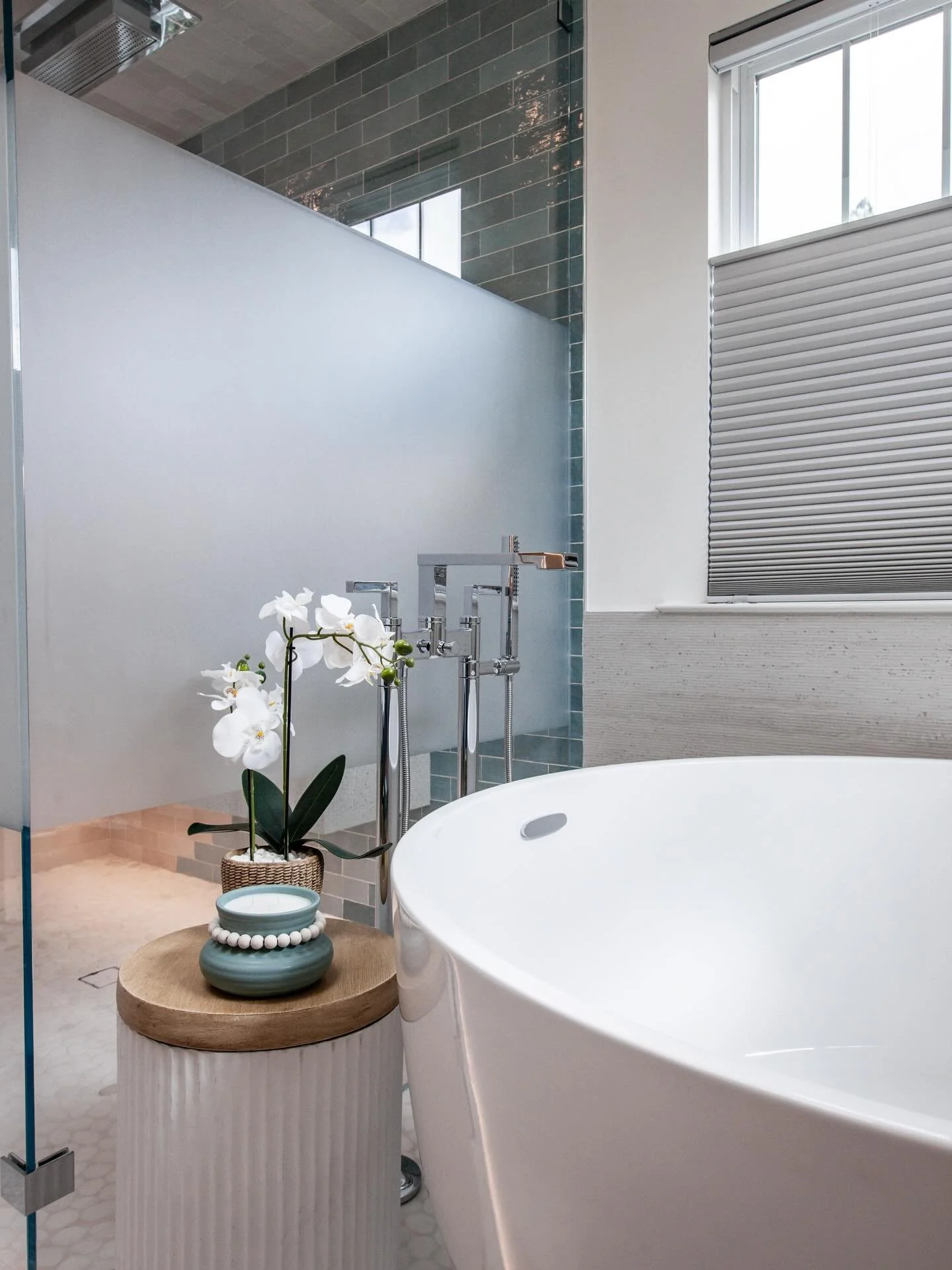 This gorgeous bathroom nestled in the Berkeley hills exudes serenity with some thoughtful modern flair. Rachael shares some of her favorite things about this remodel.