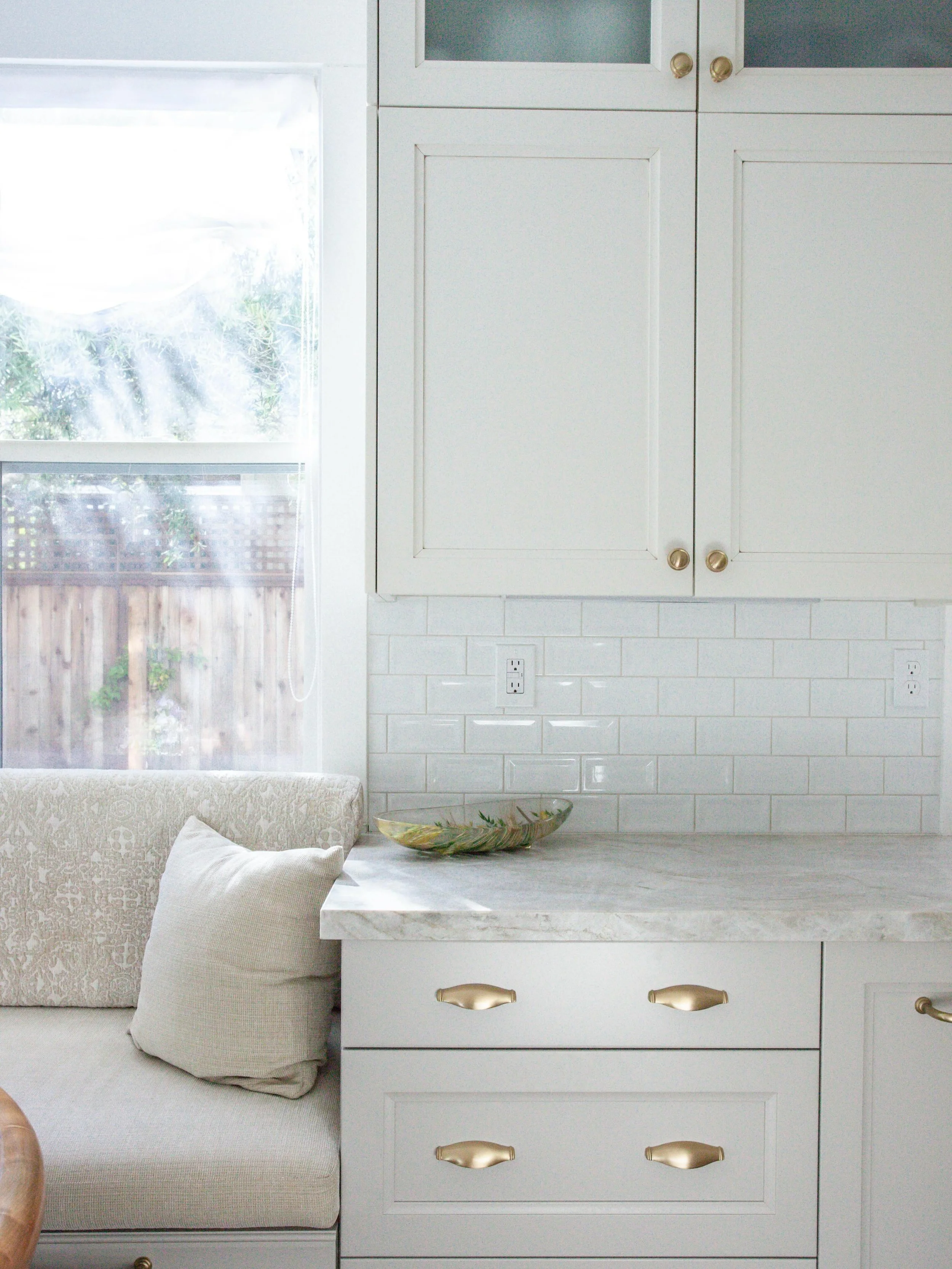 One of our most adored projects, Transitional Luxe kitchen, blends a traditional inspired aesthetic with modern amenities to optimize everyday life. Design by Rachael