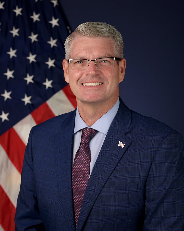 Derek Barrs_official photo_0.jpg (Copy)