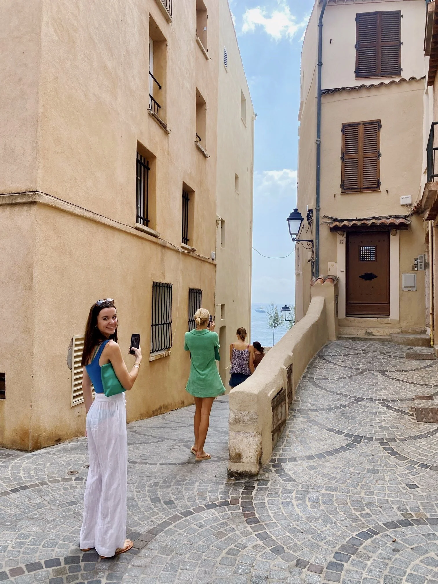 238D75E4-9AB8-4BE4-B0FA-3F504FFBC432 - Kate Frier.jpeg