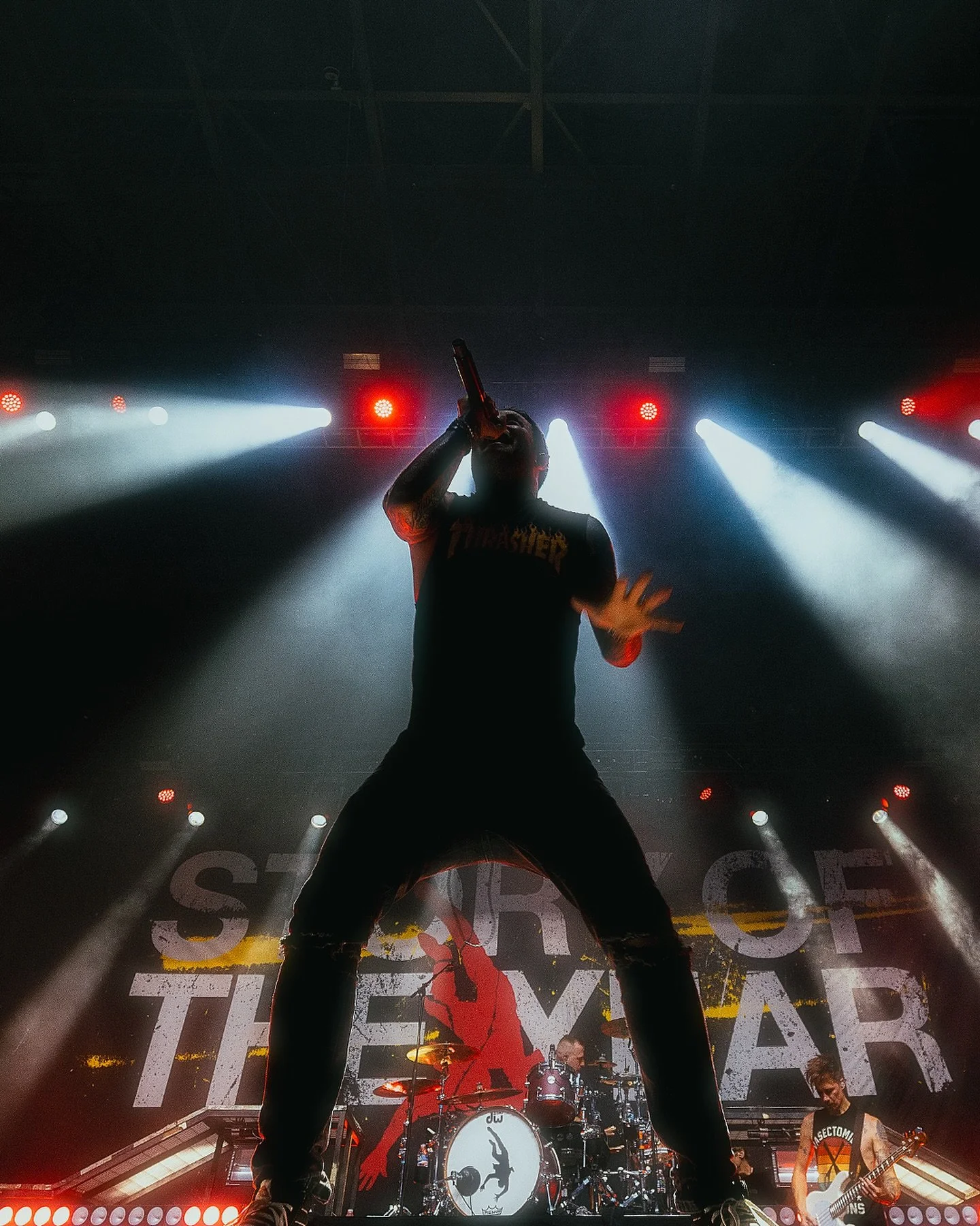 When your rockstar friends let you take photos of them being absolute badass motherfucking rockstars
#storyoftheyear #concertphotography #poppunk
