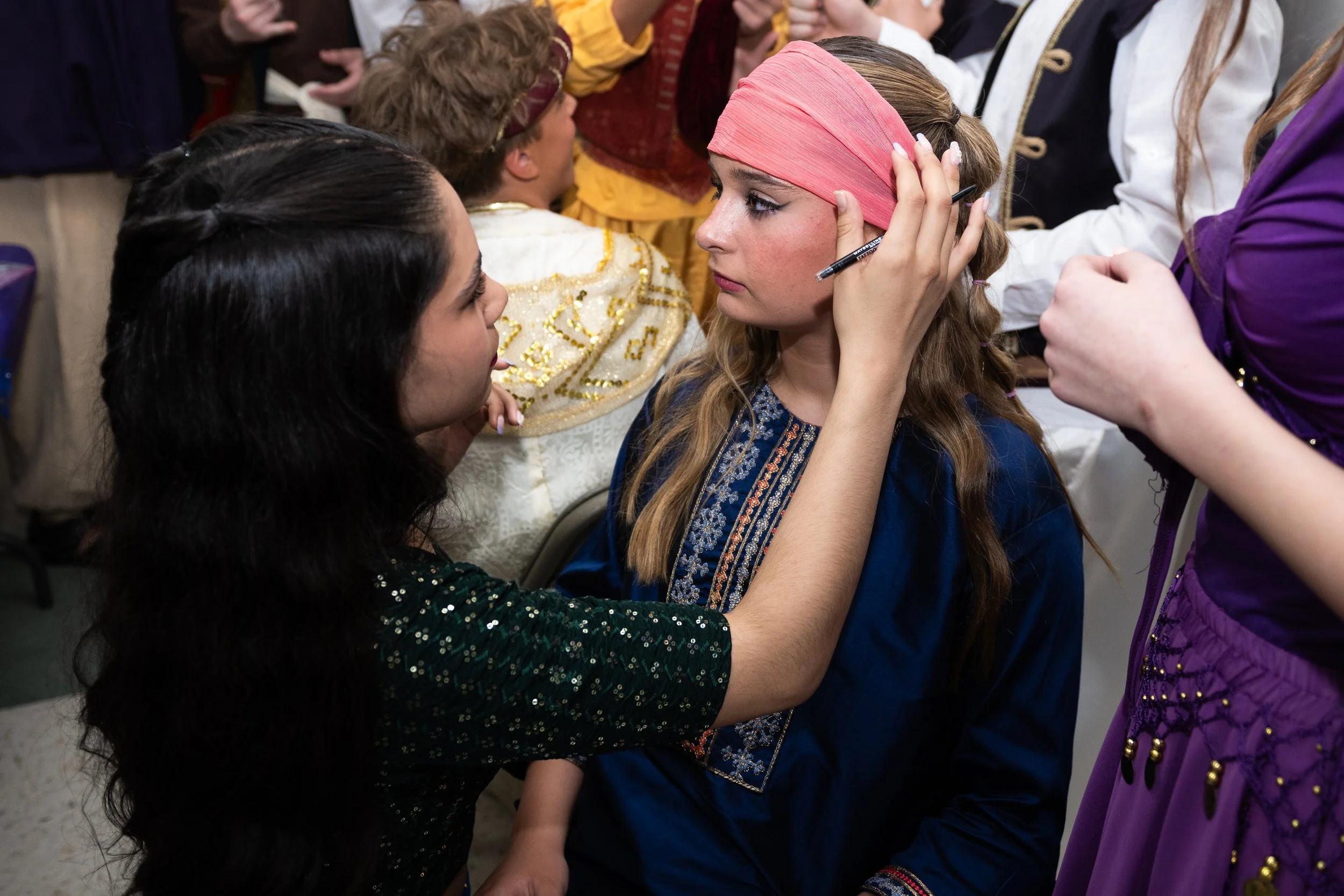Aladdin getting ready3.jpg