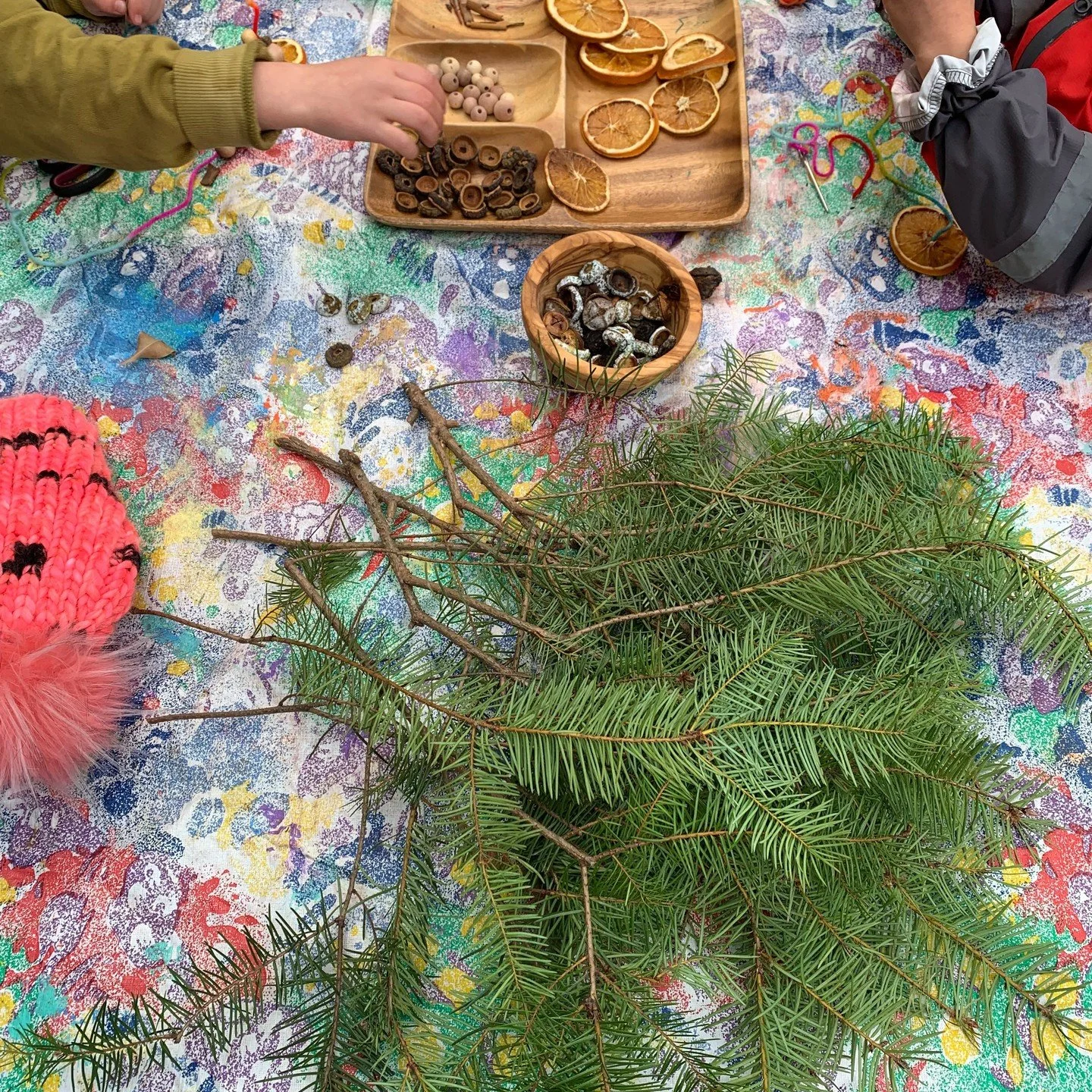 How do open ended materials spark imagination in a forest school setting?

At Oak Heart, the natural spaces we explore&mdash;our nature classroom&mdash;allow us to create an environment that fosters creativity, collaboration, and imagination in young