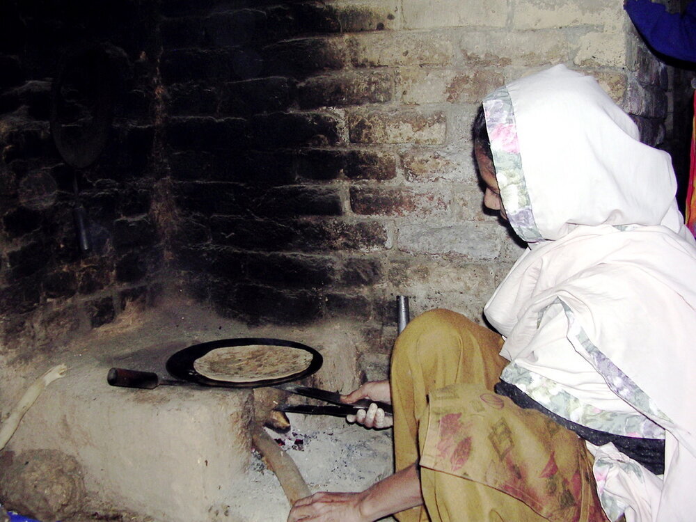 Making chapati