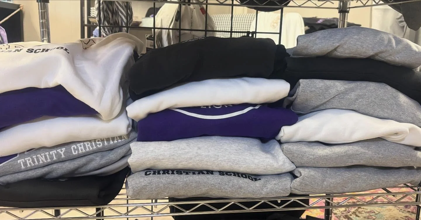 Adult XL and XXL hoodie and crewneck sweatshirts are on sale!!
$10