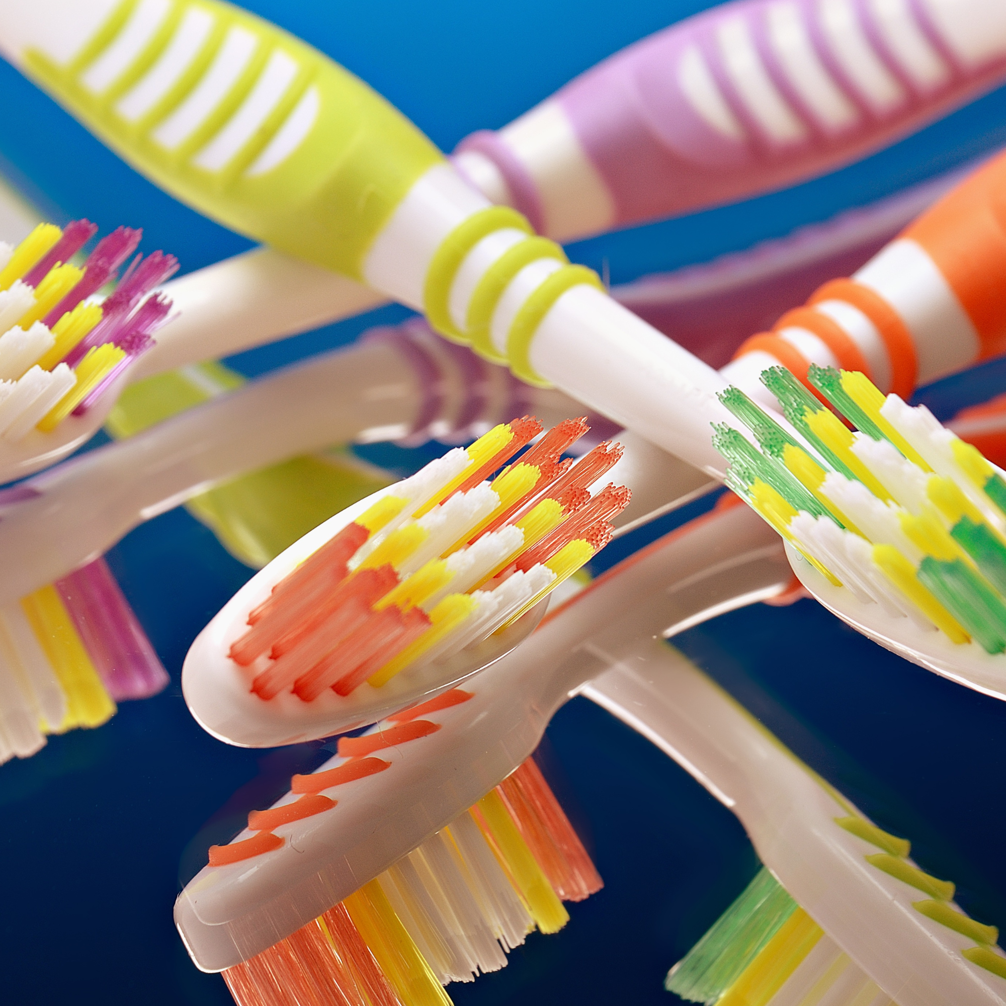 How to Choose the Right Toothbrush and Toothpaste for a Healthier Smile ...