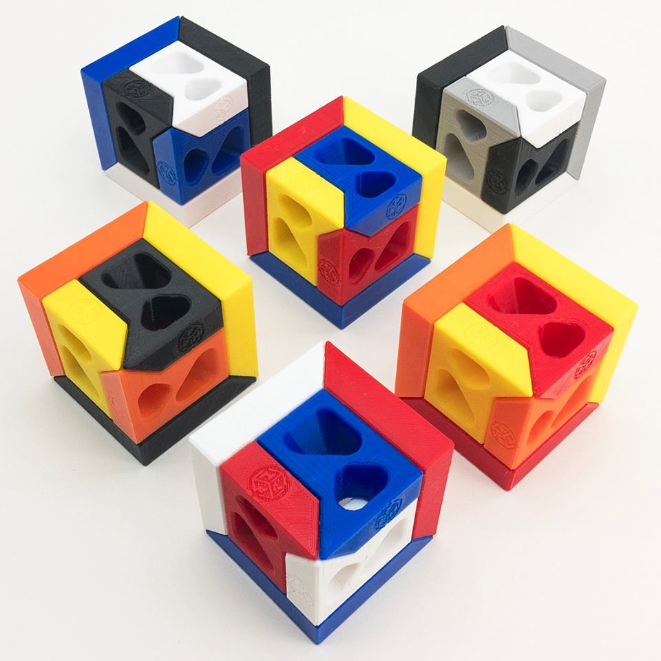 Pacific-Puzzleworks-Plastic-Slideways-Cube