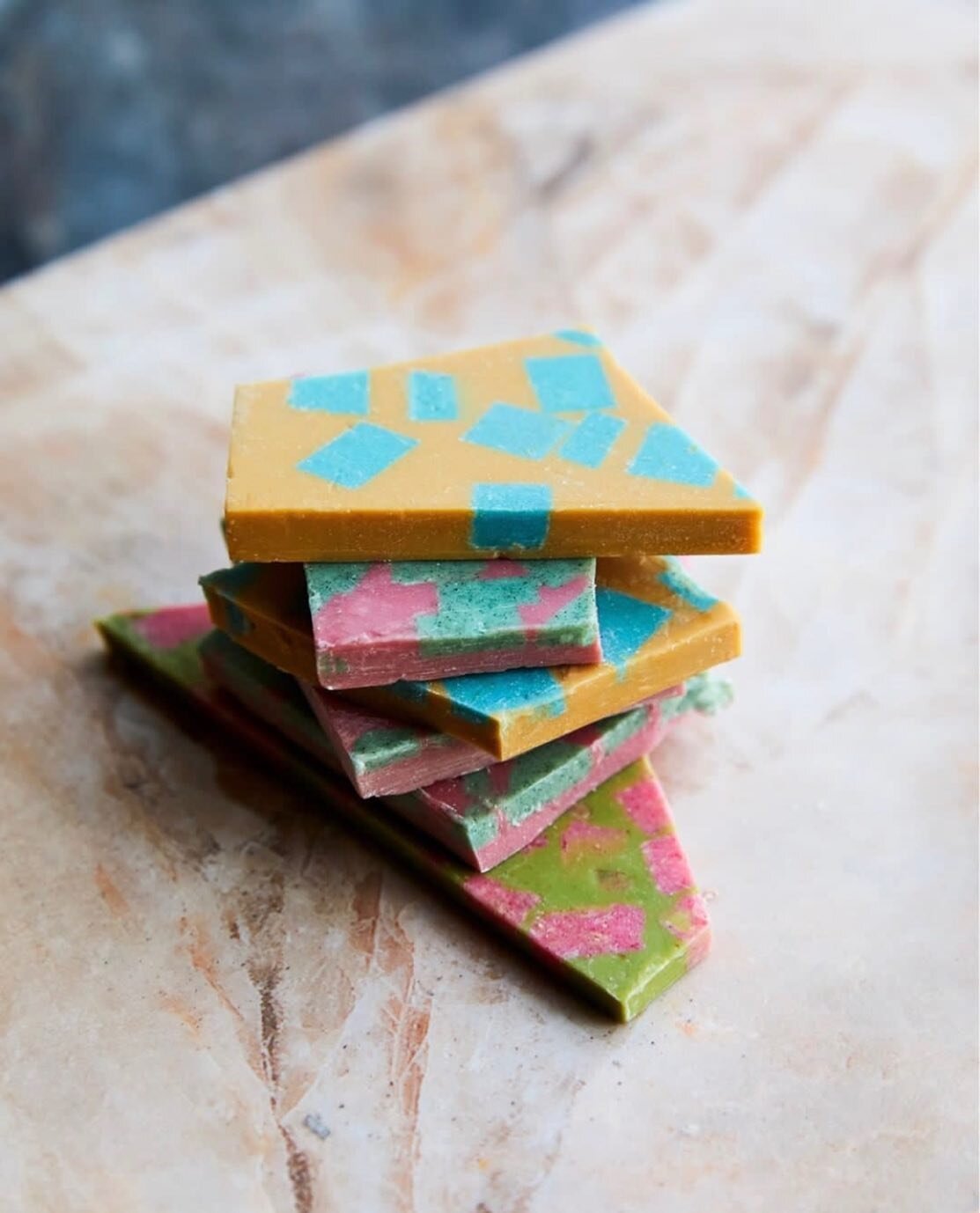 TODAY IS WORLD CHOCOLATE DAY🍫
Come celebrate it with us with @brik.chocolate 

@brik.chocolate , innovators in the world of chocolate,  is crafted to look identical to a range of surfaces - terrazzo, concrete, charred wood and marble. 

Who's celebr