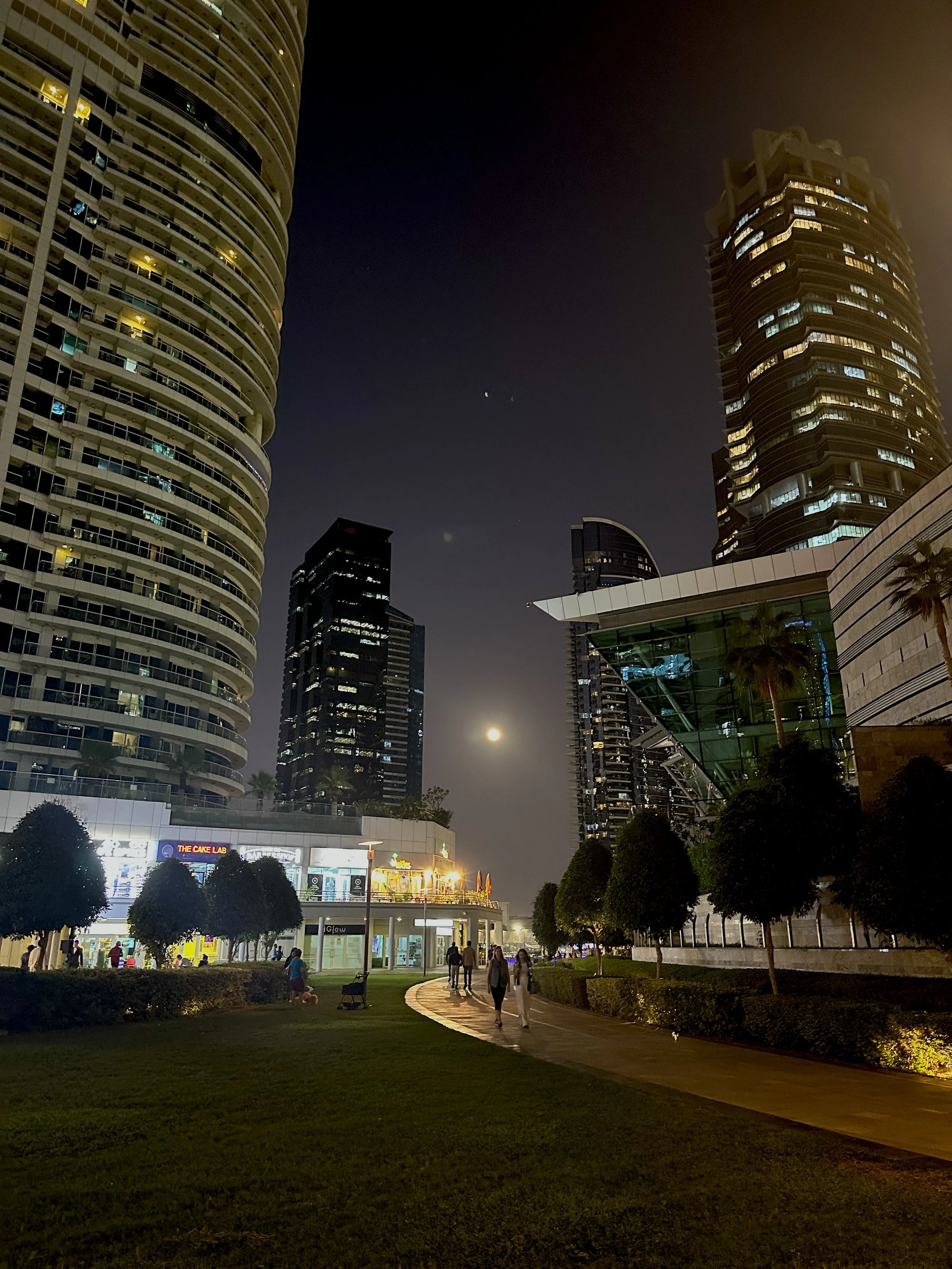 Jumeirah Lake Towers 2.JPG