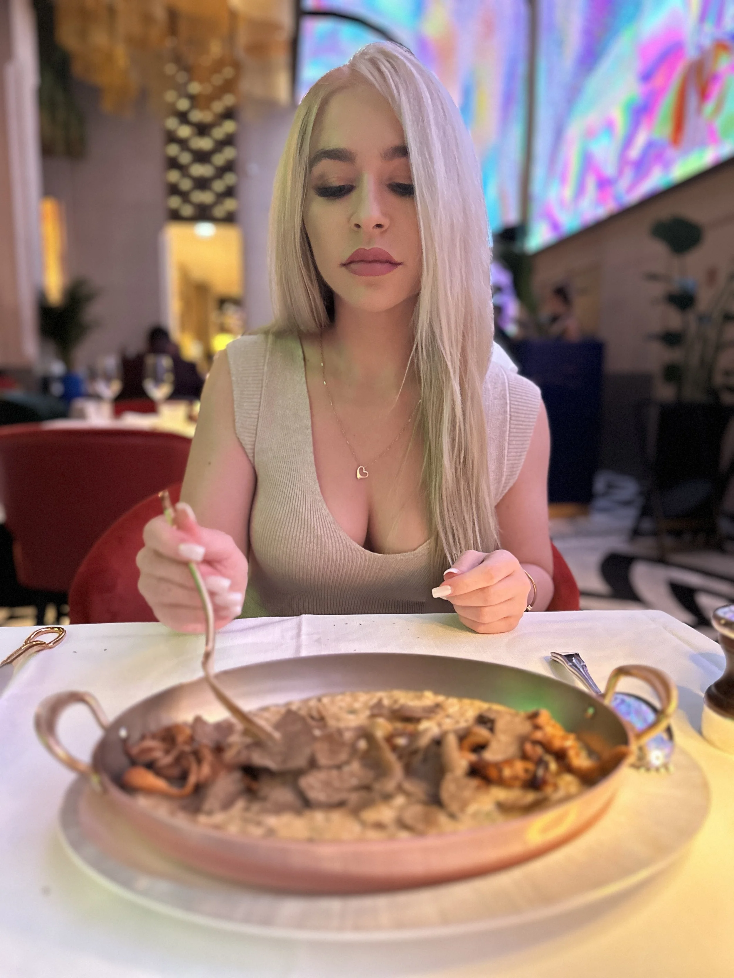 Zenon: Dinner Inside a Moving Painting