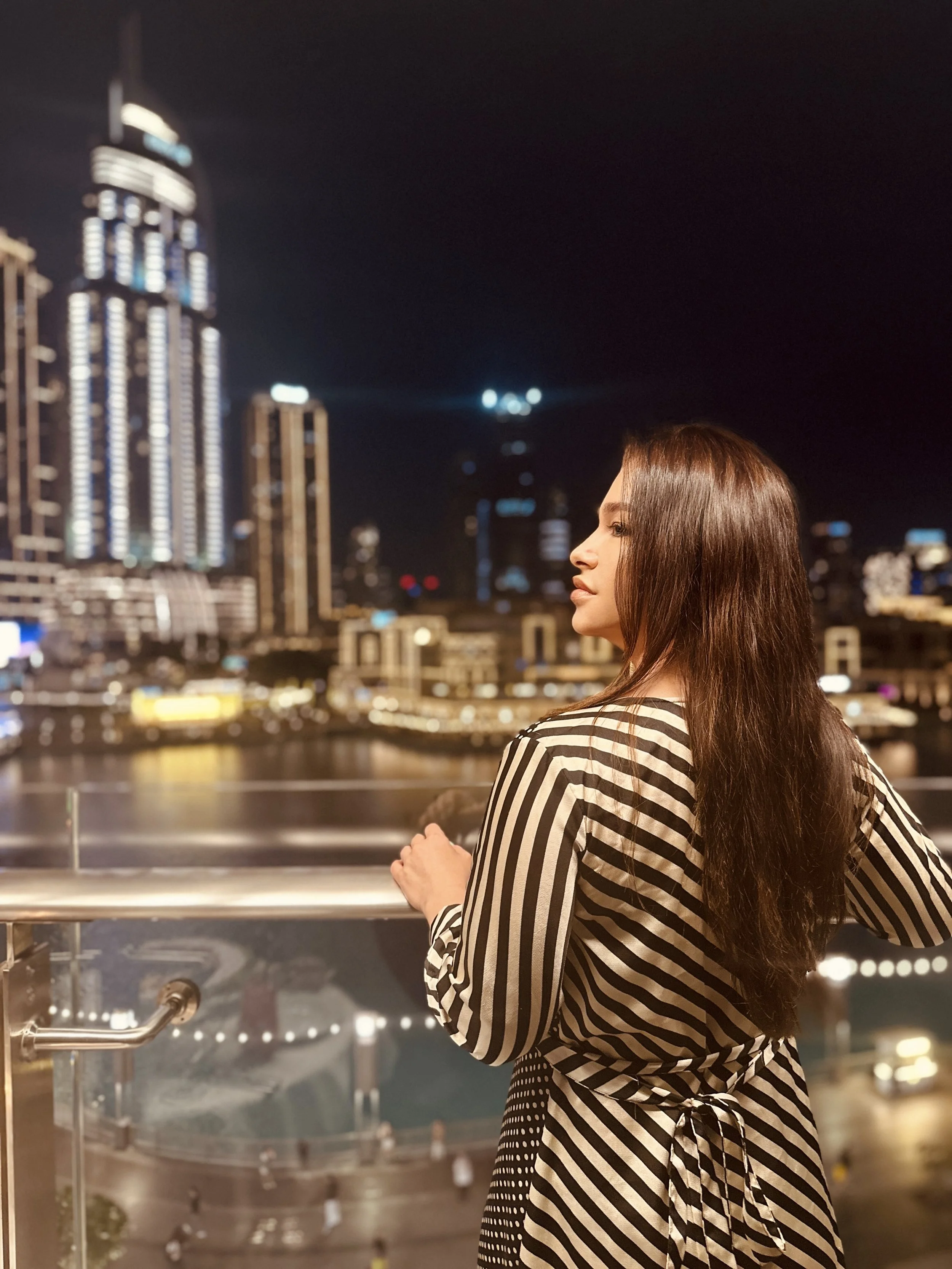 L'Avenue Dubai: Paris Vibes, With the Fountain Out Front