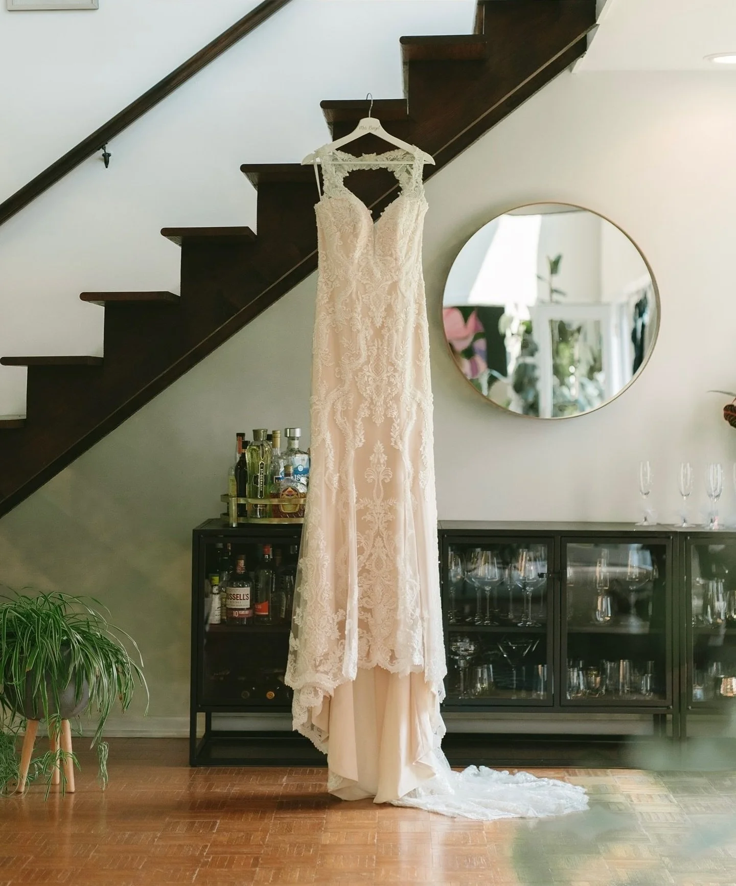 A few of my favorite moments before the Bengels first look 🤍

Photographer: me 🤍 @lottieshepherdphoto 
Second Photographer: @a_poppe3 
Venue: @hanover_reserveweddings_events 
Florist: @oreilleyfloraldesign
Coordinators: @peaceofmind.events 
Caterin