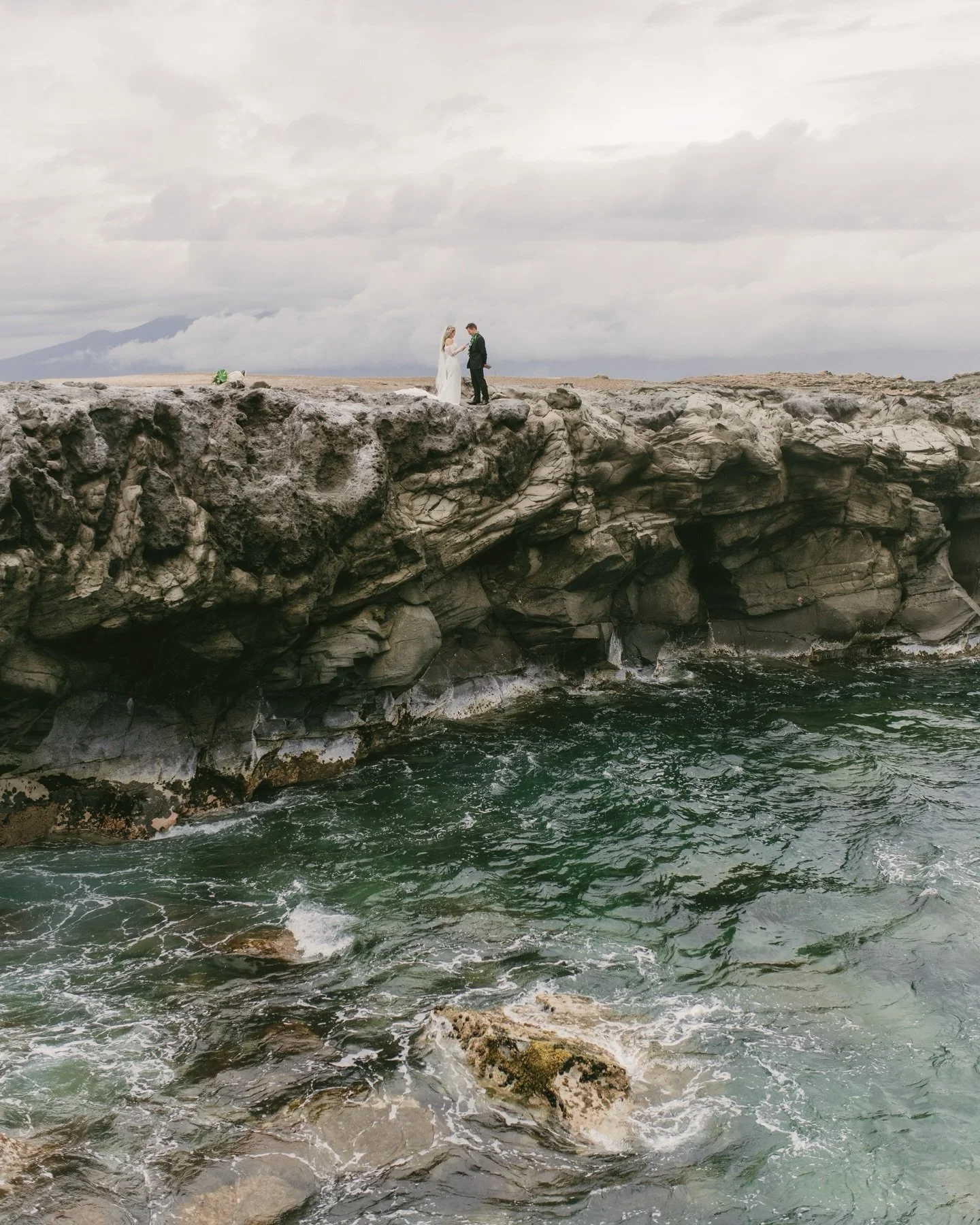 Grace &amp; Zeb elope in Maui 🌺

I honestly still haven&rsquo;t totally processed this trip! I have so much more to share! 

Bride: @graceewrightt 💙

Second Photographer: @a_poppe3 

#elopmentphotographer #hawaiielopement #hawaiiwedding #hawaiiwedd