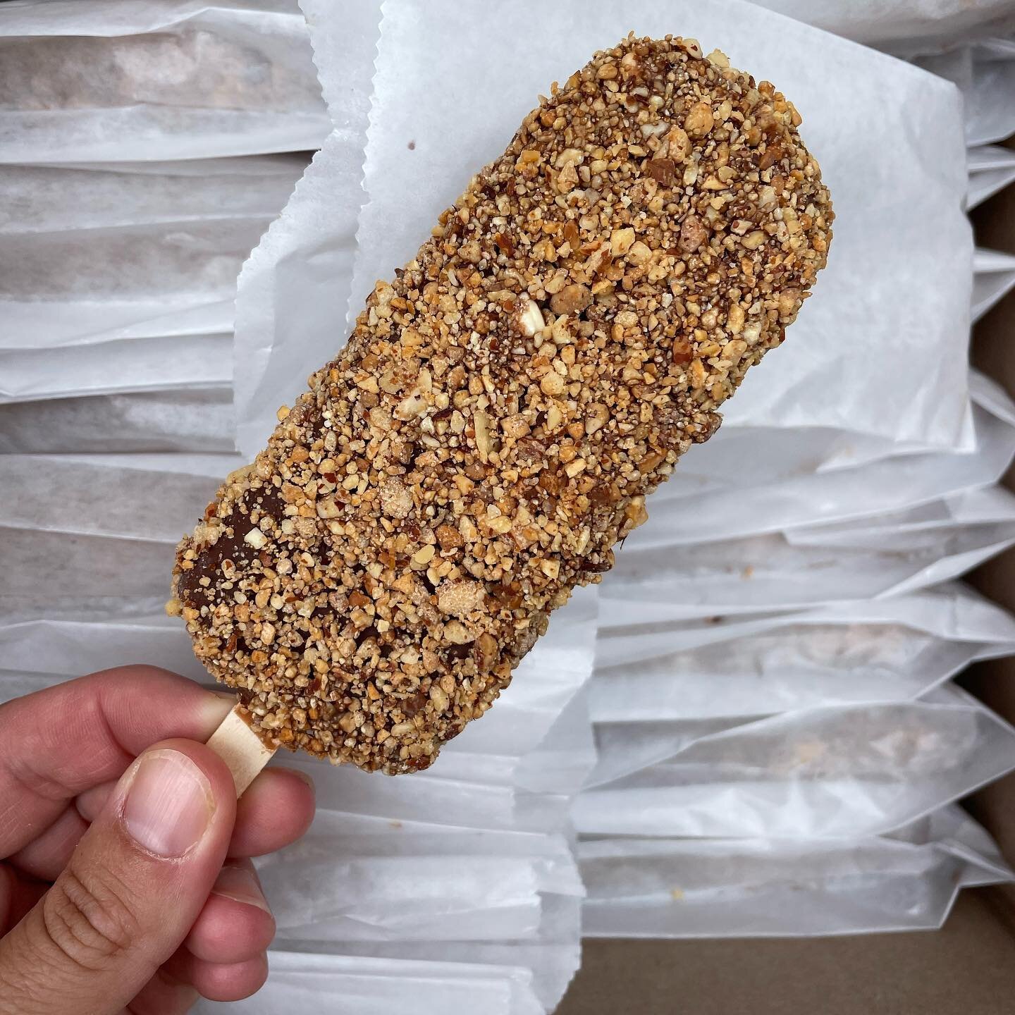 We enjoyed our own Fabiano Famous Nutty Paddle Pops for dessert at our Labor Day gathering this year! The temperatures are looking steady these first back to school weeks! Celebrate with a Nutty Paddle Pop 😆 #hollandpeanutstore #familybusiness #nutt