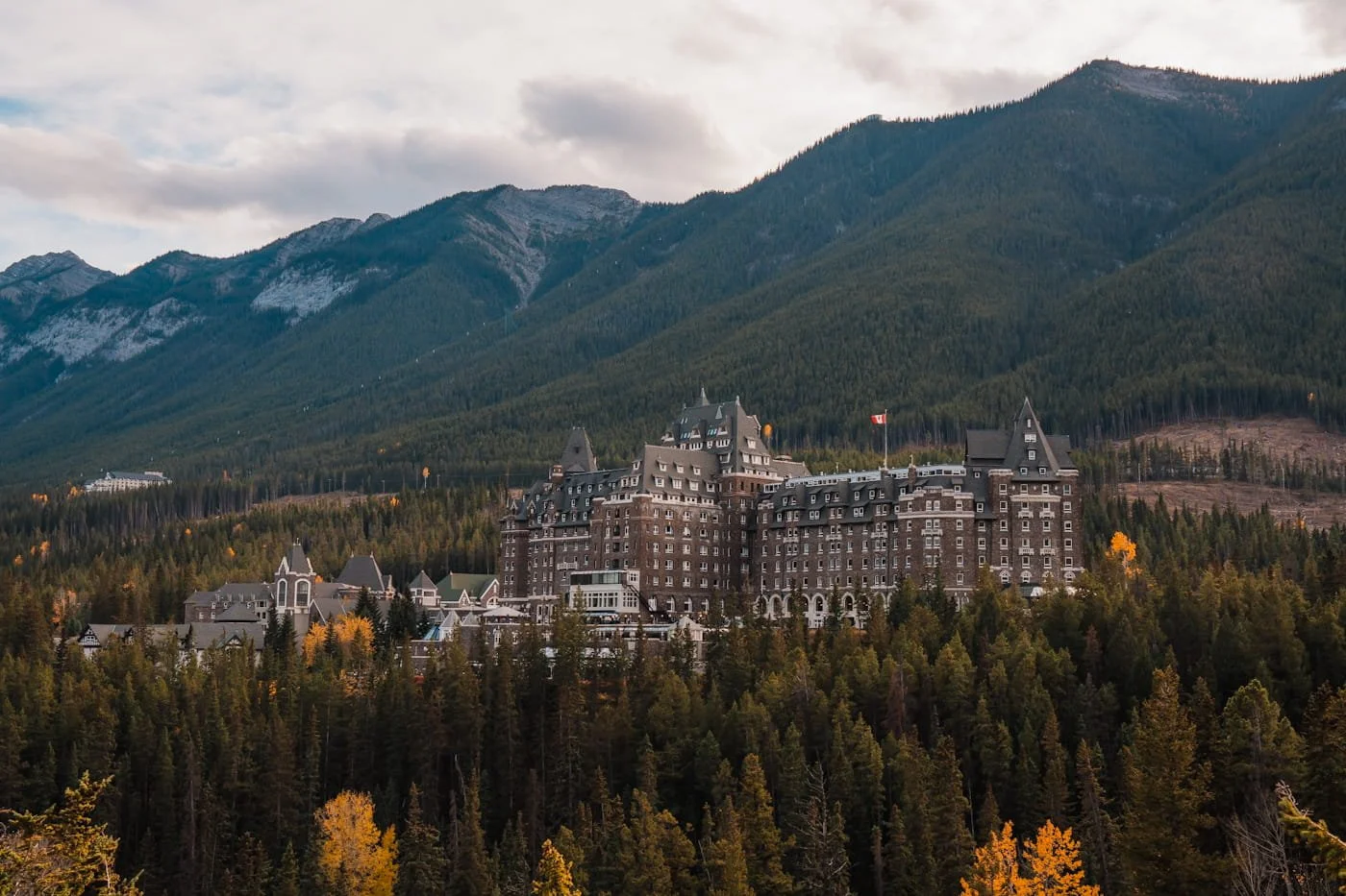 The fairmont banff springs hotel looking like a castle
