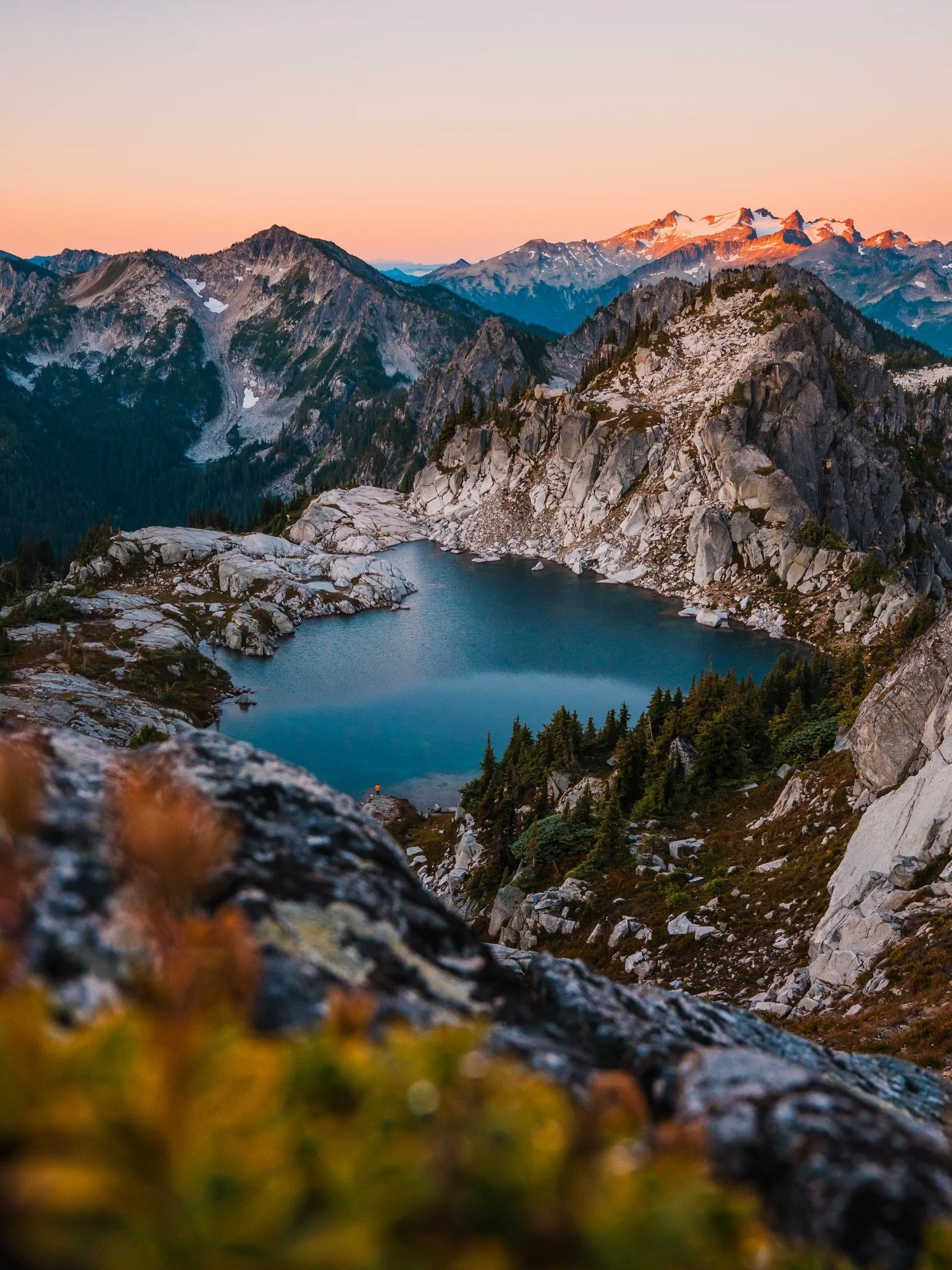 I didn&rsquo;t expect to get these shots ⤵️

🏔️ The weather didn&rsquo;t look good on the day we planned to backpack, but it looked better on the second day so I wanted to still try&hellip;

☔️ The hike in was soggy, it started raining on us several