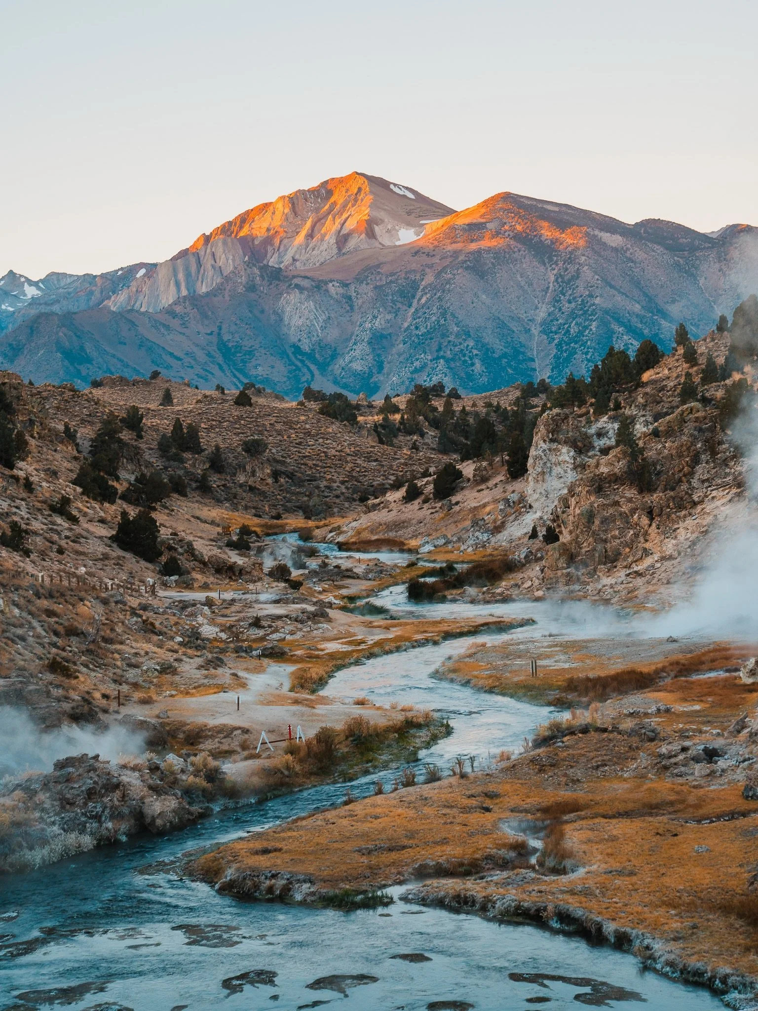 Time spent in the Eastern Sierra ⛰️

🌄 You just can&rsquo;t beat the sunrises out here. 

SEND this to the person you want to visit the Sierras with!

🚐 We&rsquo;re currently back in this amazing area for just a few days, and I wish we could stay l