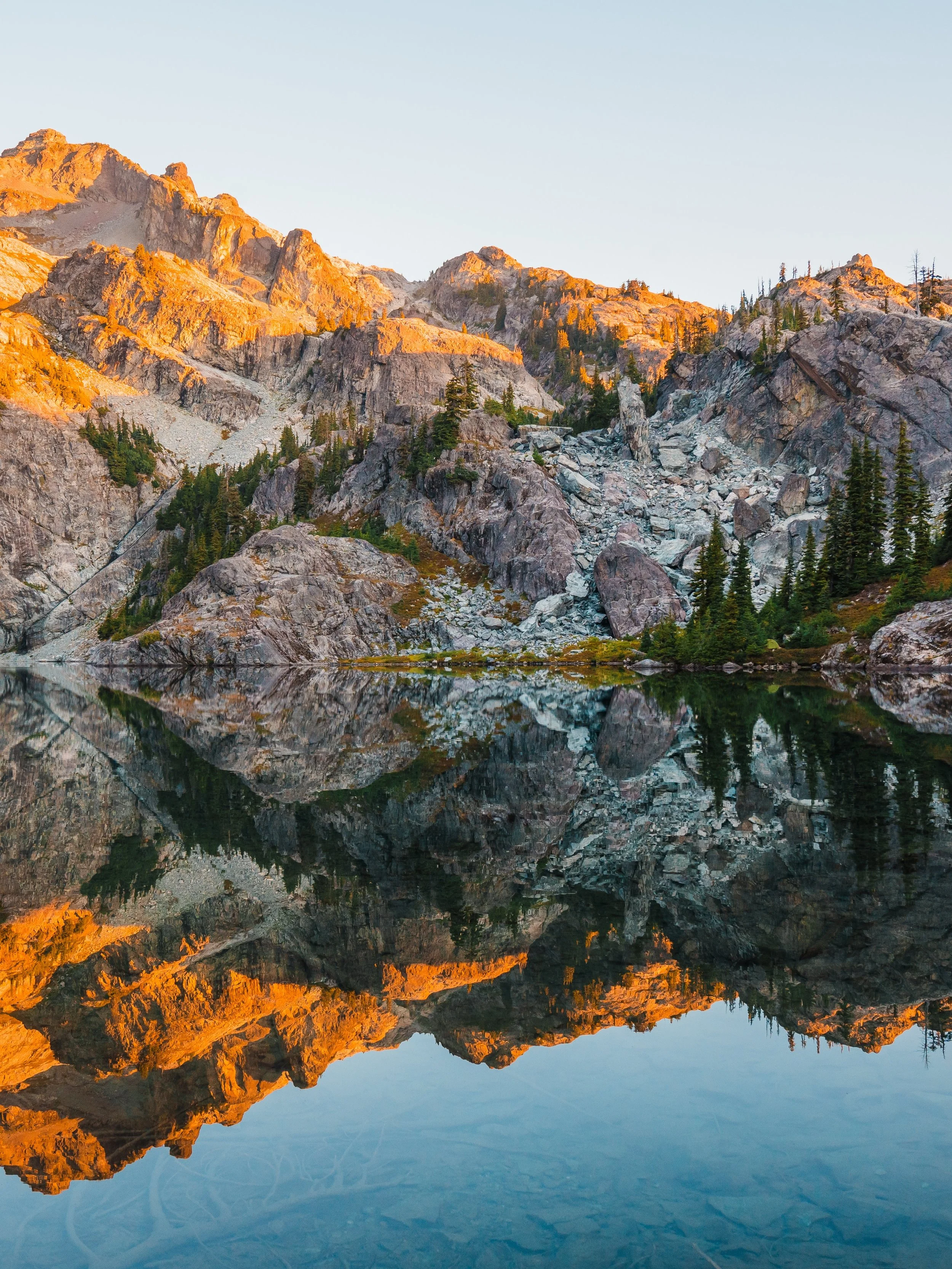 Ready for summer backpacking like this ⛺️

🏔️ I can&rsquo;t wait to walk a lot, suffer a bit, and get a poor nights sleep in my tent again. 

Who else is feeling ready to hit the trail?! 

✨ SEND this to the person you want to backpack with this sum