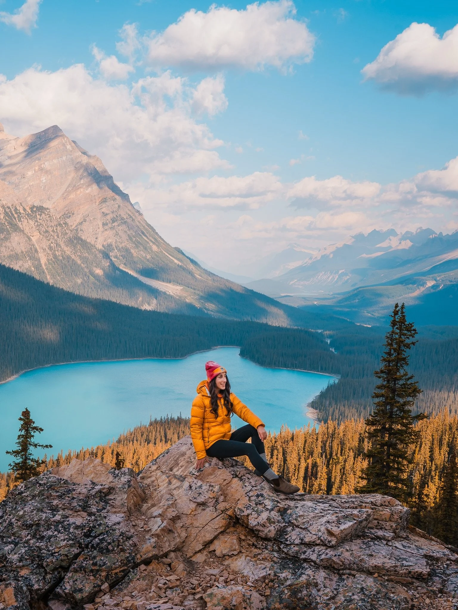 The best view on Icefield Parkway ⤵️

🚐 Ok, it&rsquo;s hard to choose just one, there are so many amazing views along Icefields Parkway between Banff and Jasper..

🏔️ But this is one I always stop at year after year, and you can&rsquo;t beat a view