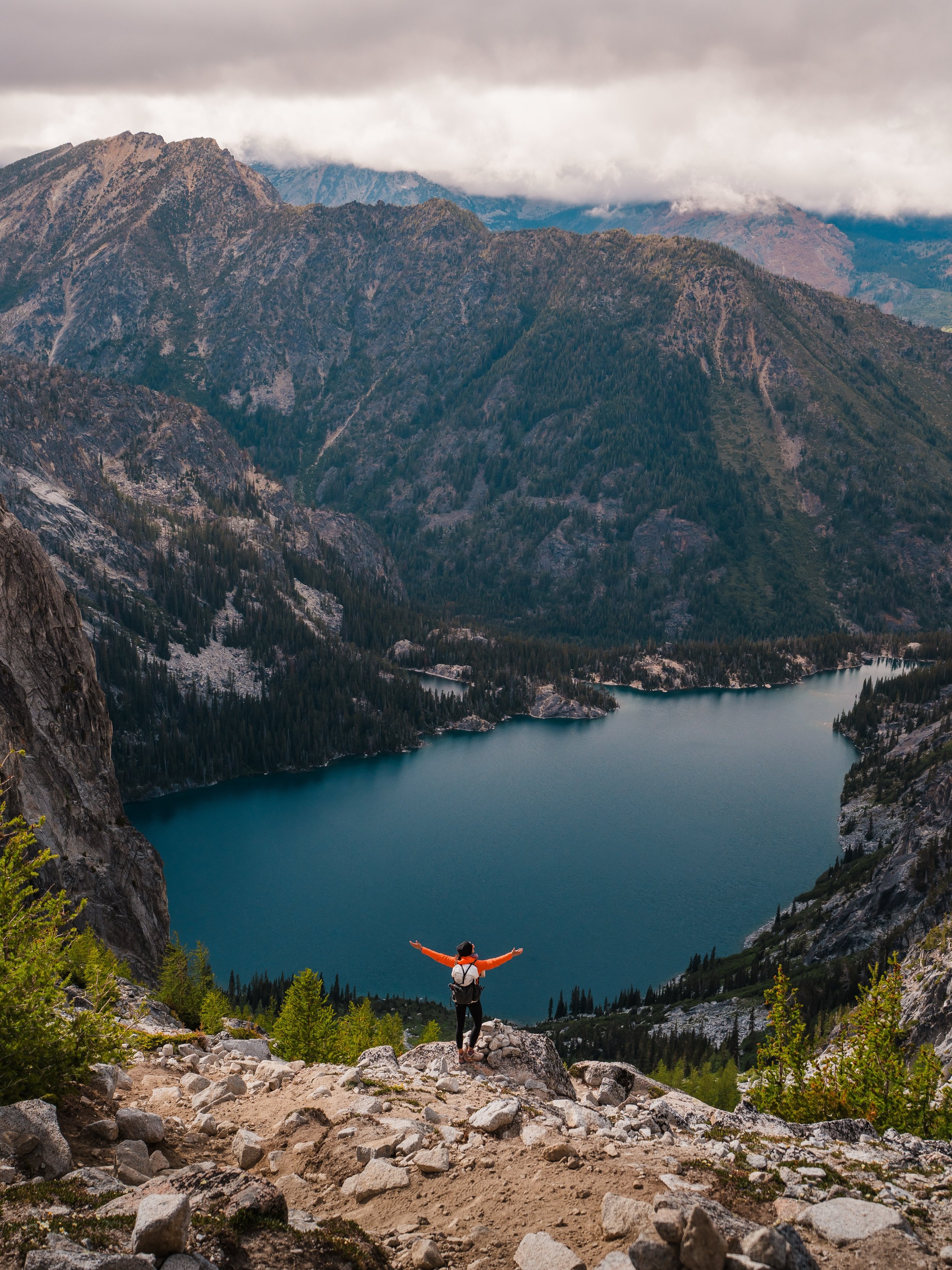 POV: You win the Enchantments daily lottery ⛺️

 Last week we decided to try and get a Core permit and since we&rsquo;re home based in Leavenworth, it actually worked!

We decided to camp at Colchuck this time since we&rsquo;ve only camped in the Cor