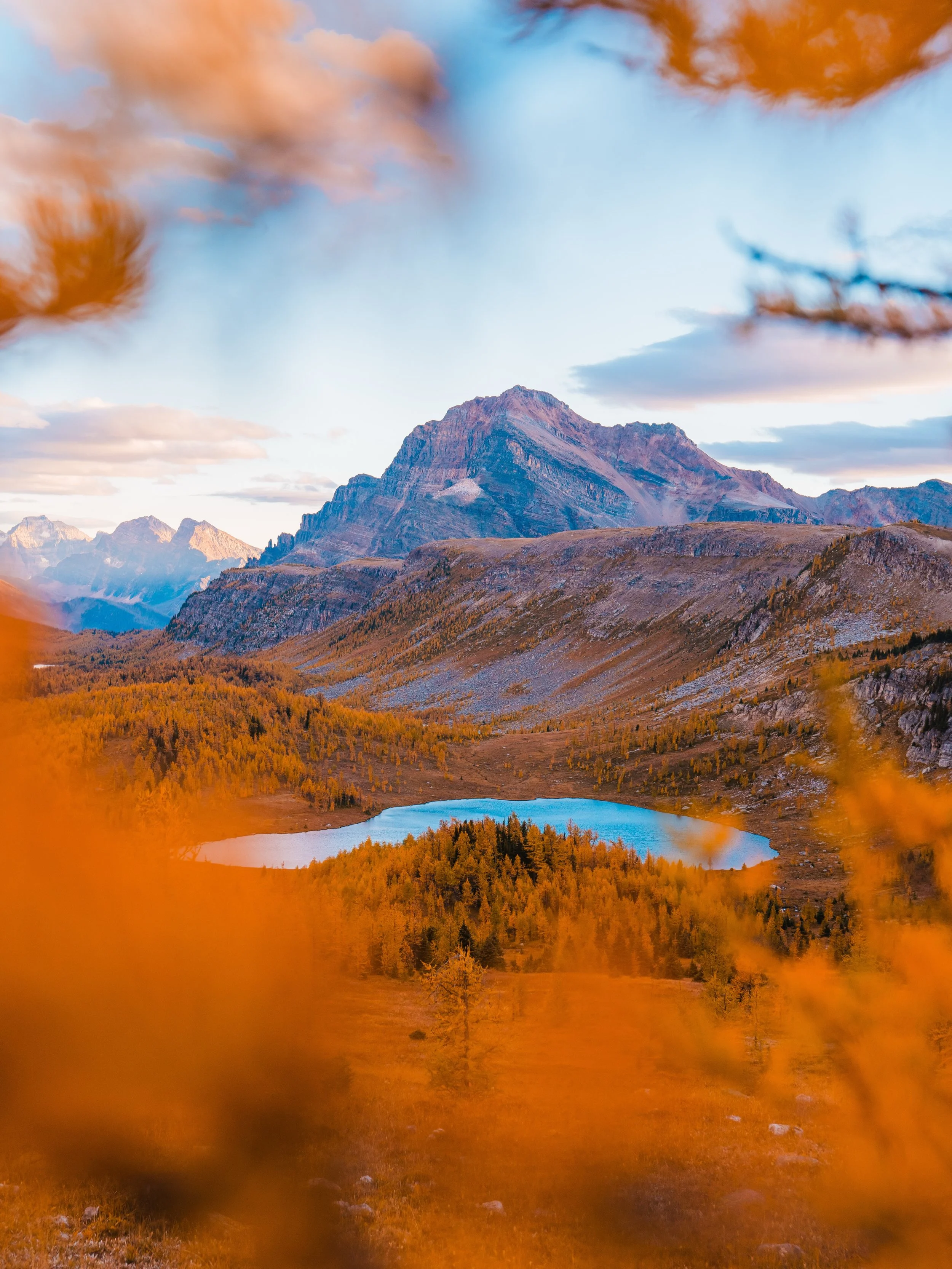 The ber months are here 🍂

September has become my favorite month since we started spending in in Banff and the Canadian Rockies, and I am so excited to head back there in just over a week!

✨ SEND this to the person you want to visit Banff with in 