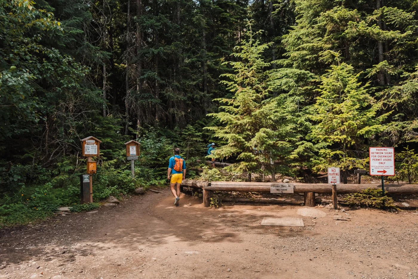 Lake stuart trailhead and start of the trail