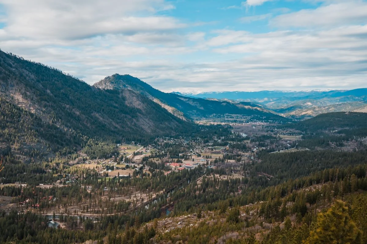 Viewpoint of Leavenworth from Mountain Home Ranch Road