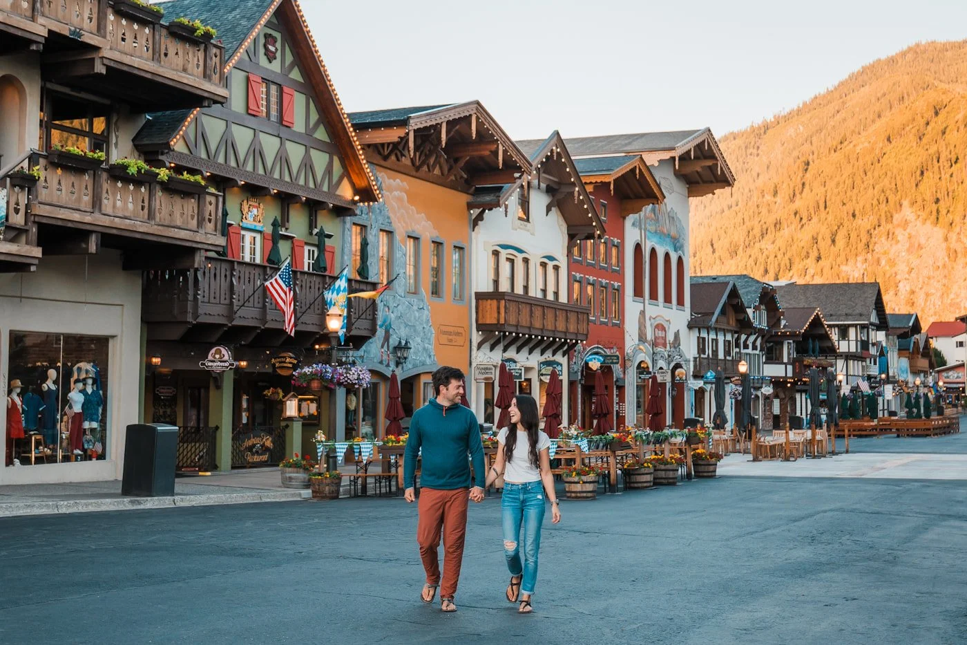 couple walking through downtown Leavenworth Washington