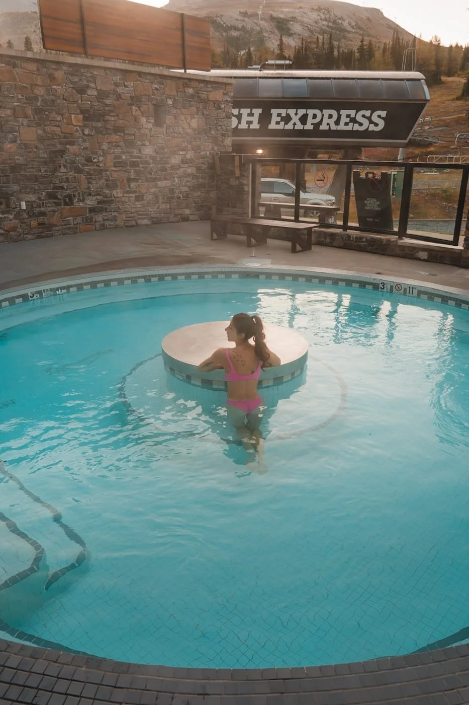Sunshine Village Lodge hot tub