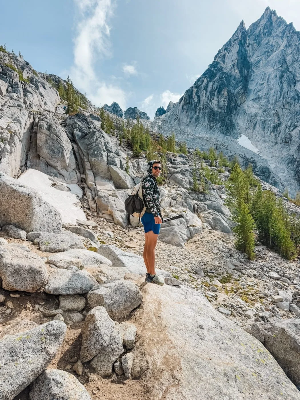 hiking-on-aasgard-pass.jpg