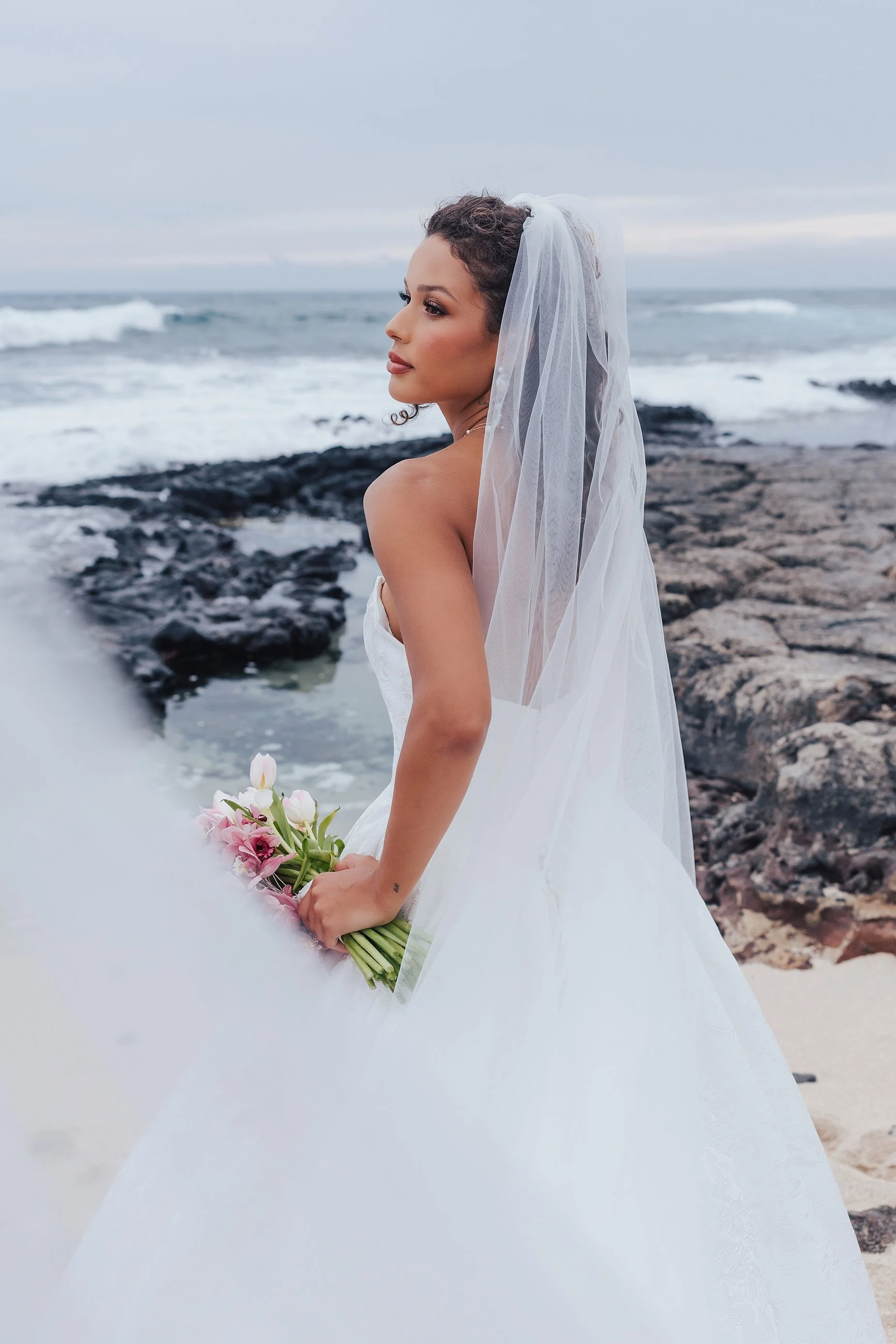 Hawaii-oahu-wedding-photographer-bridal-_CO5_8364_CarolOliva_WEB.jpg