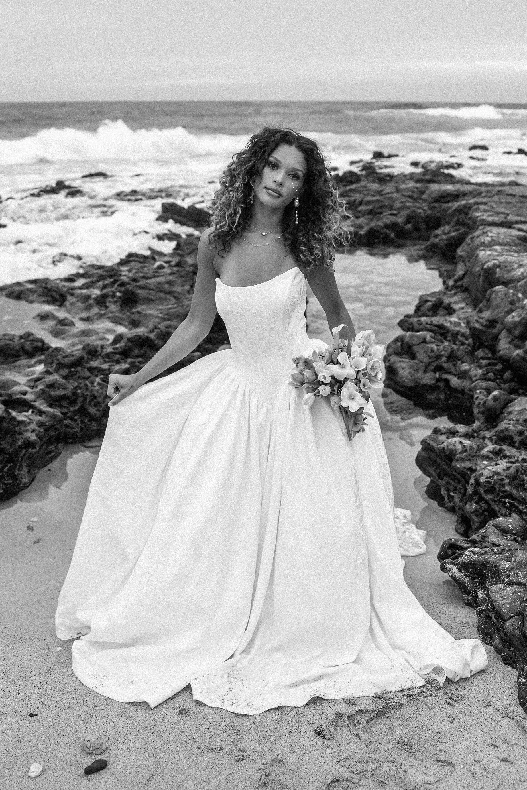 Hawaii-oahu-wedding-photographer-bridal-_CO5_8498_CarolOliva_WEB.jpg