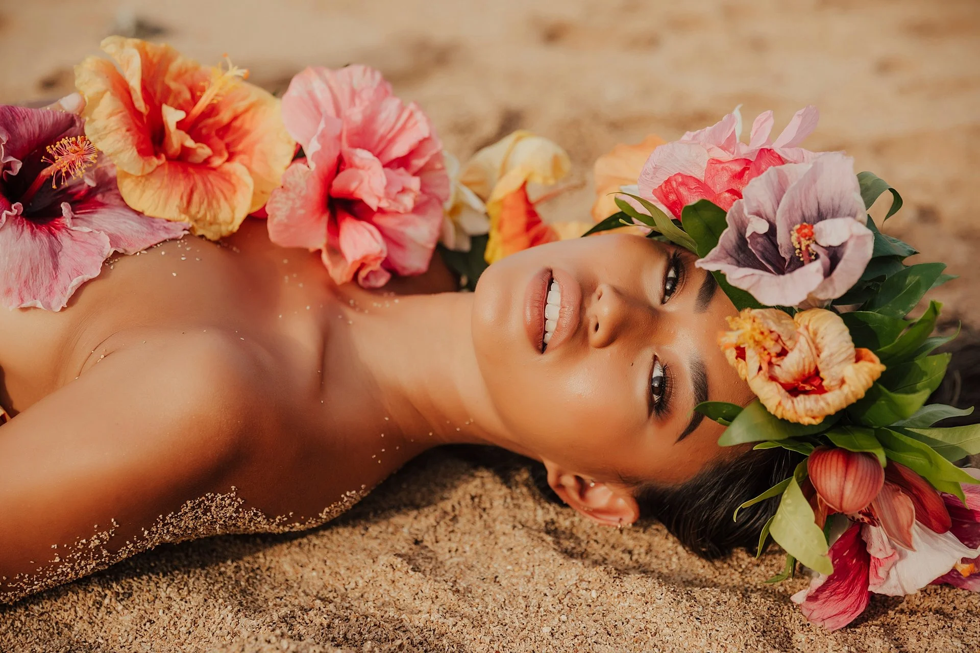     Editorial oceanfront portrait inspired by Hawaiian florals and island beauty